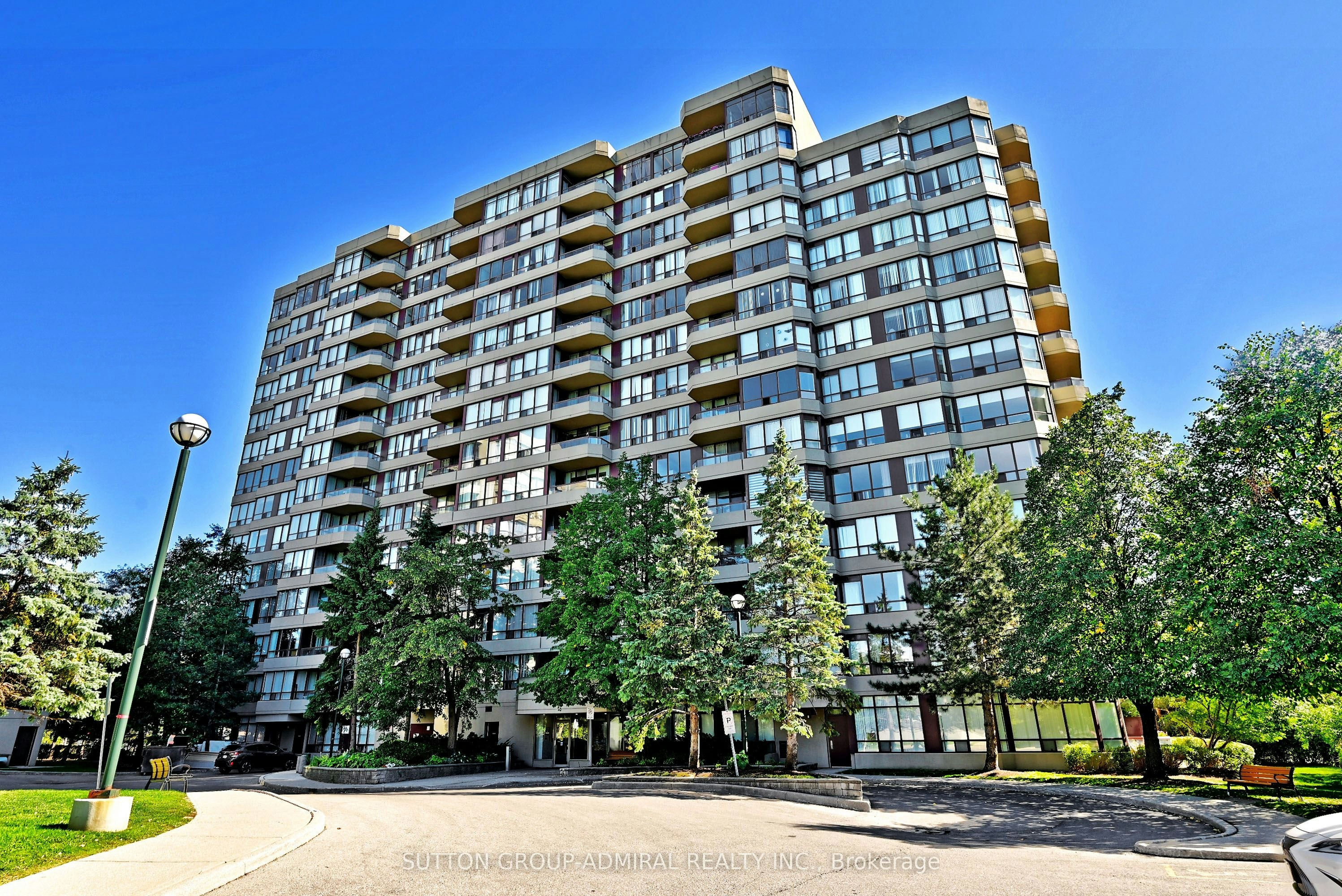 203-91 Townsgate Drive, Vaughan, ON, L4J 8E8