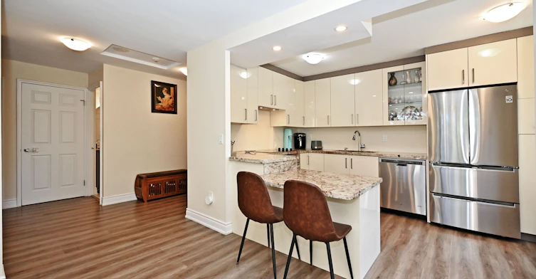 203-91 Townsgate Drive, Vaughan, ON, L4J 8E8 - 16