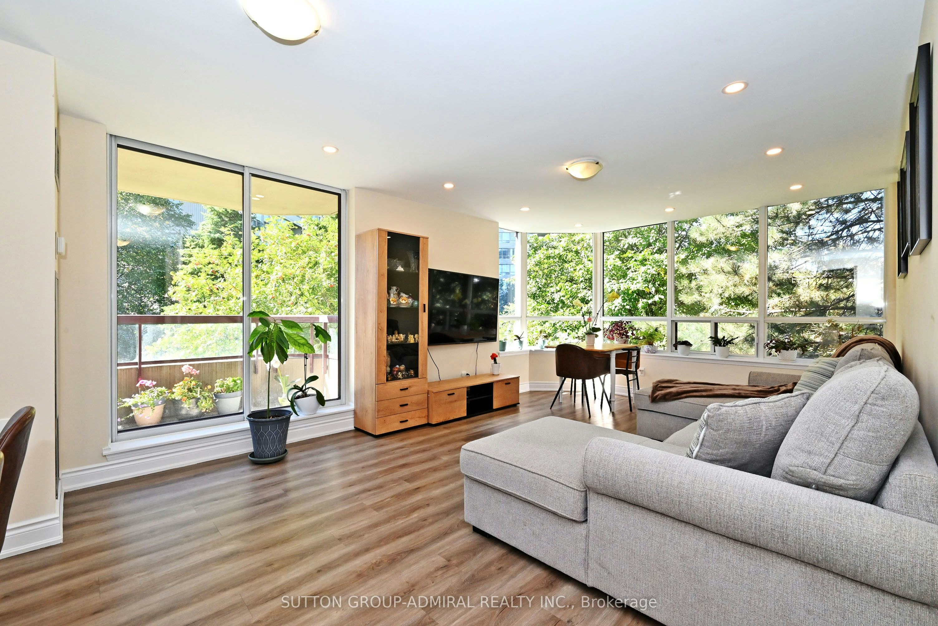 203-91 Townsgate Drive, Vaughan, ON, L4J 8E8 - 4