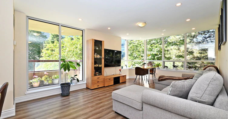 203-91 Townsgate Drive, Vaughan, ON, L4J 8E8 - 4