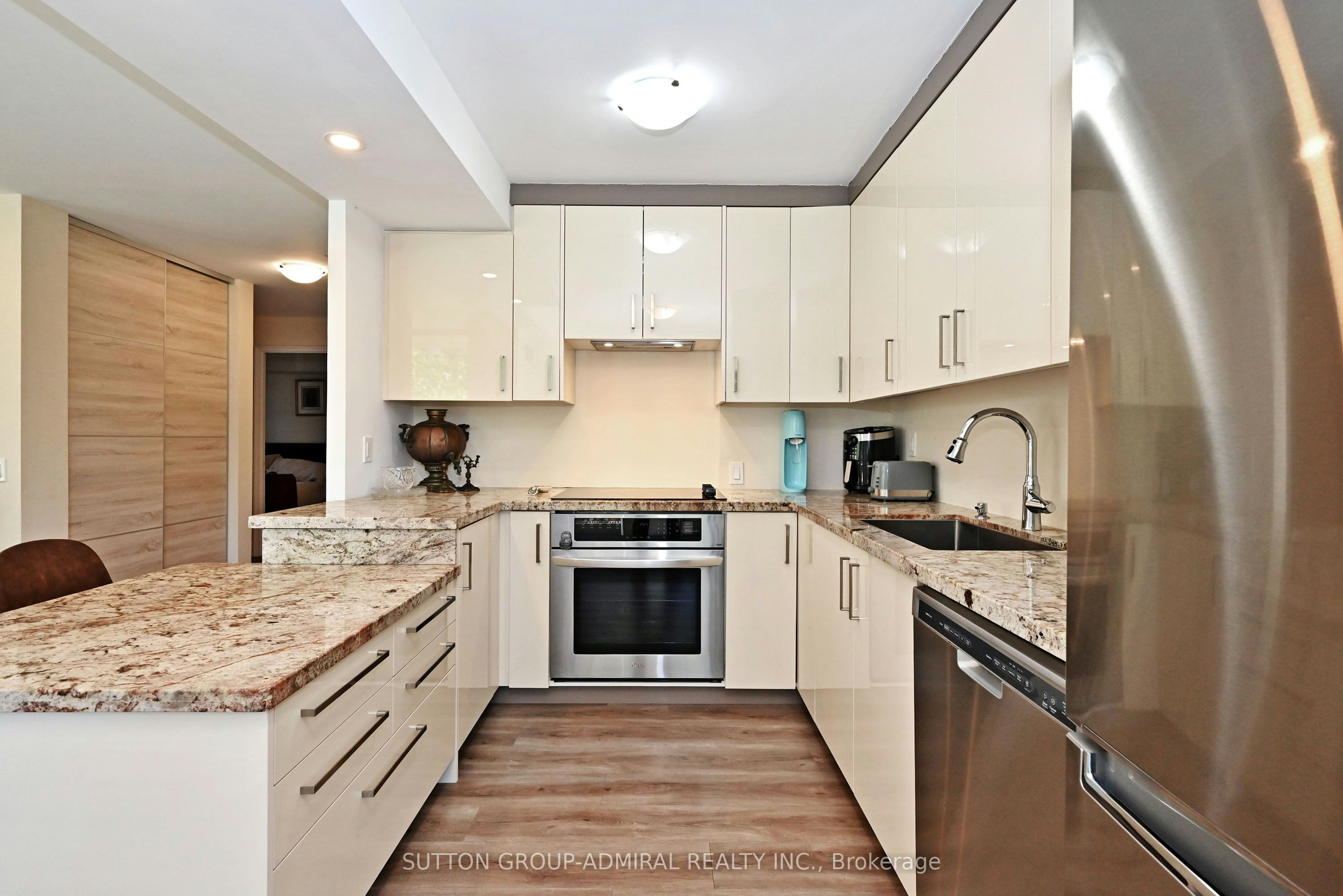203-91 Townsgate Drive, Vaughan, ON, L4J 8E8 - 20