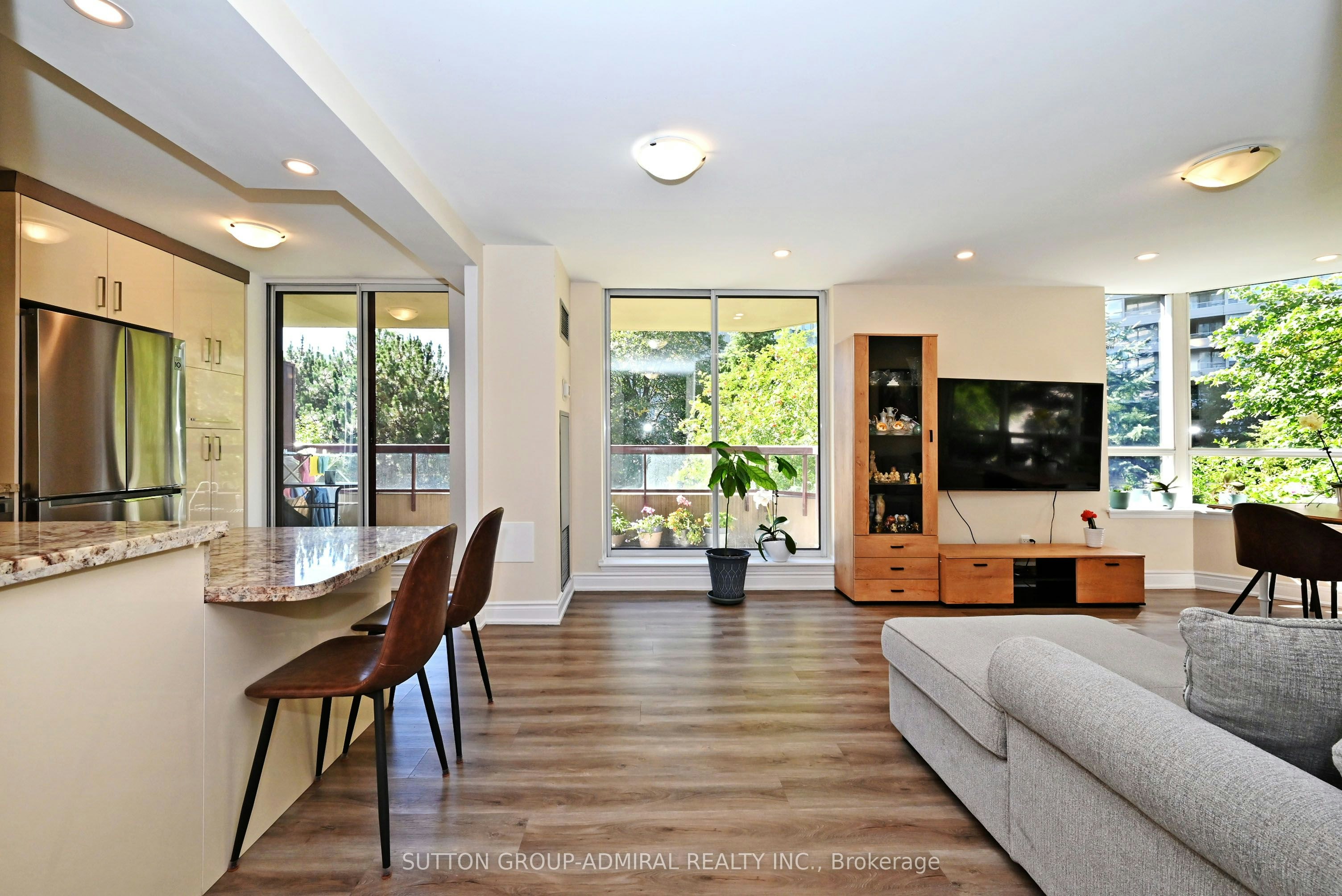 203-91 Townsgate Drive, Vaughan, ON, L4J 8E8 - 3