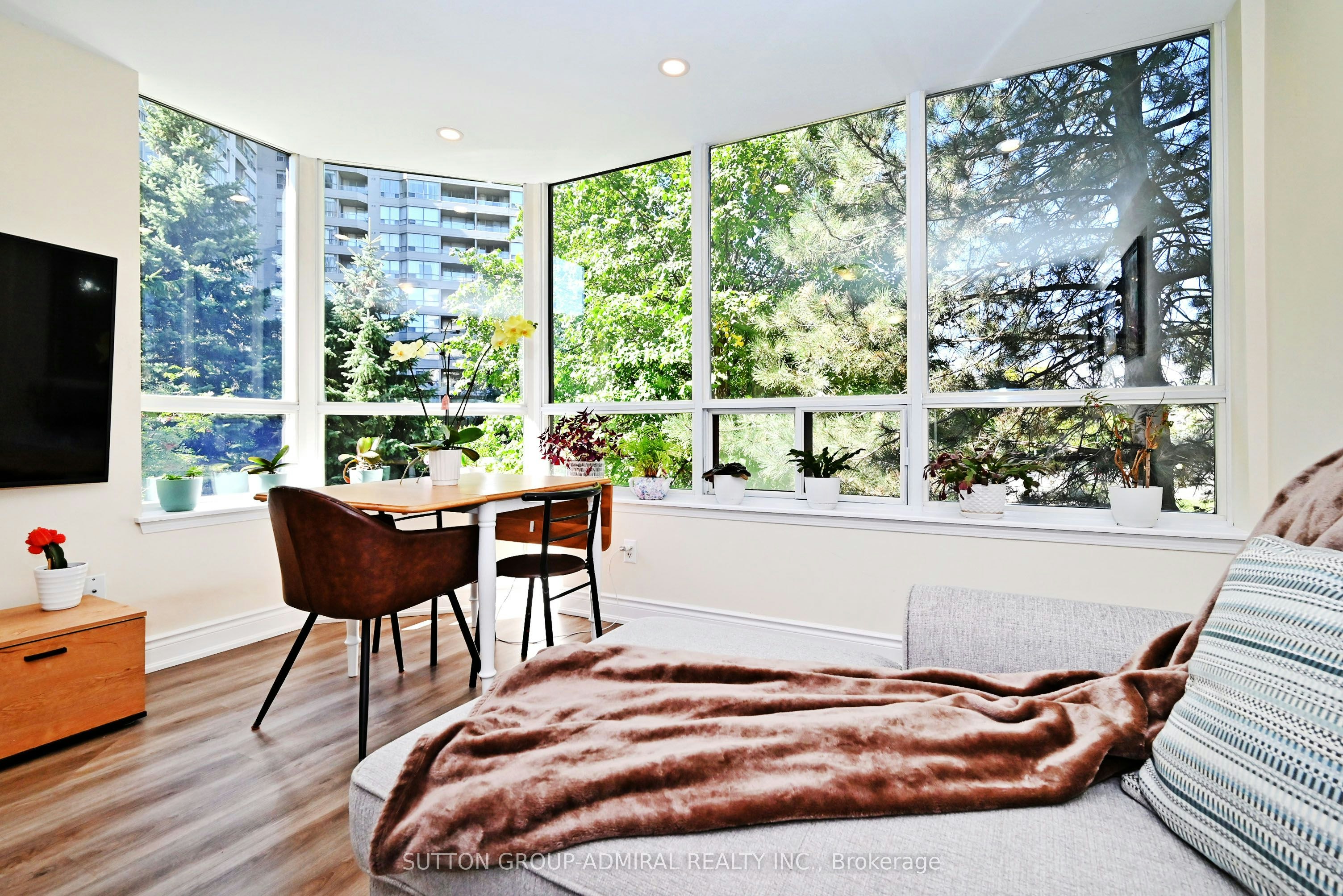 203-91 Townsgate Drive, Vaughan, ON, L4J 8E8 - 9