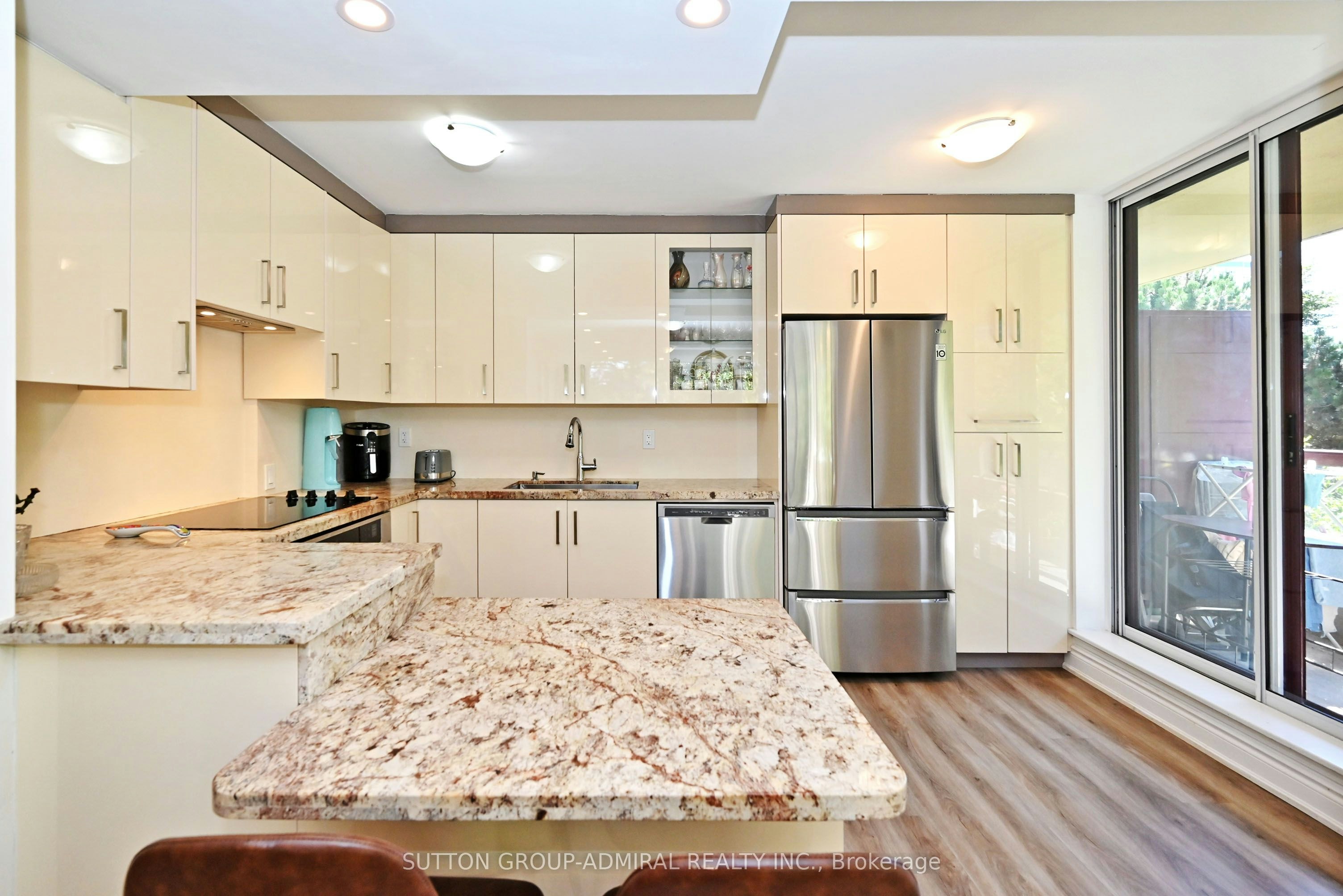 203-91 Townsgate Drive, Vaughan, ON, L4J 8E8 - 17