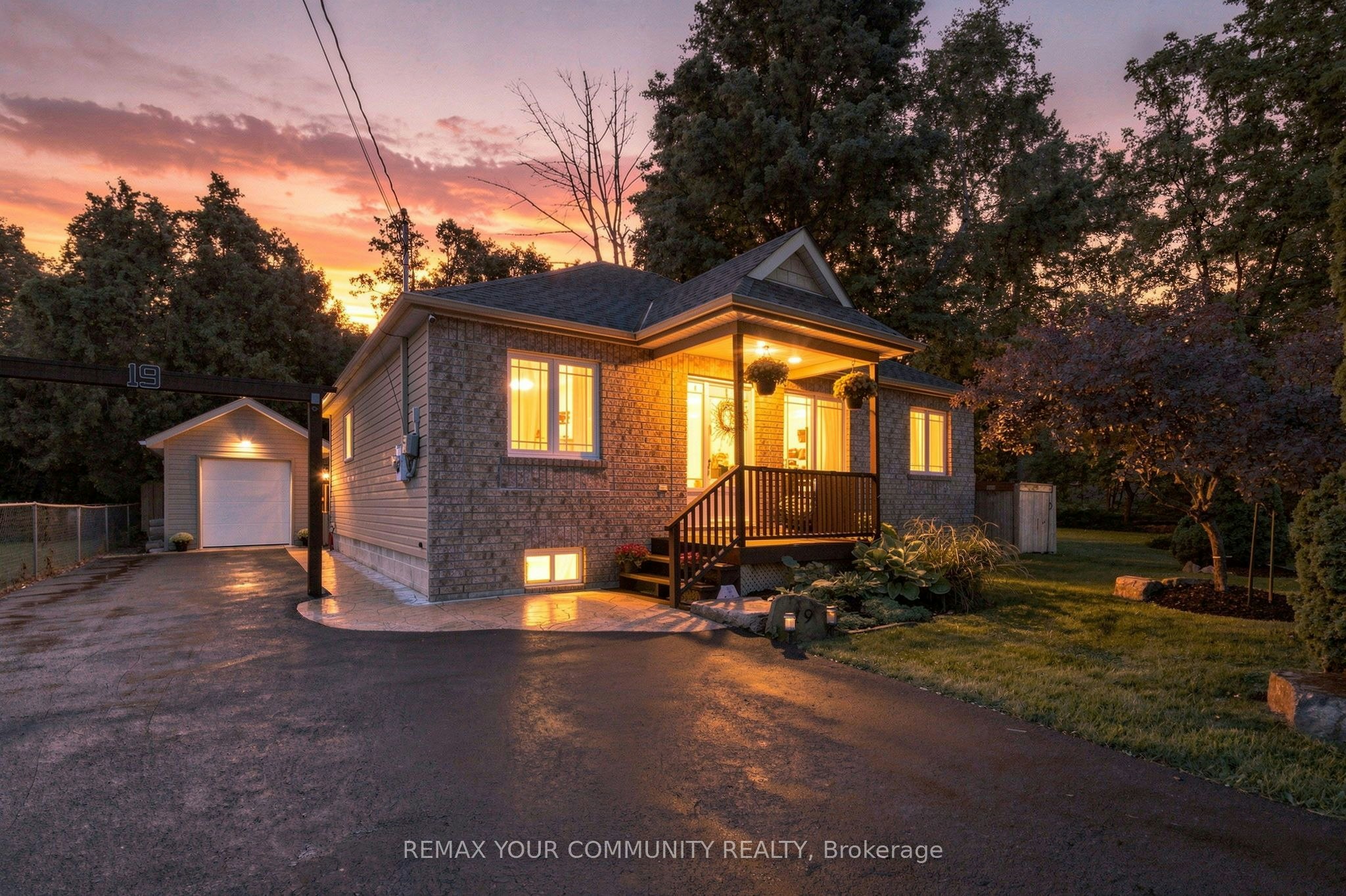 19 De Geer Street, Georgina, ON, L0E 1L0