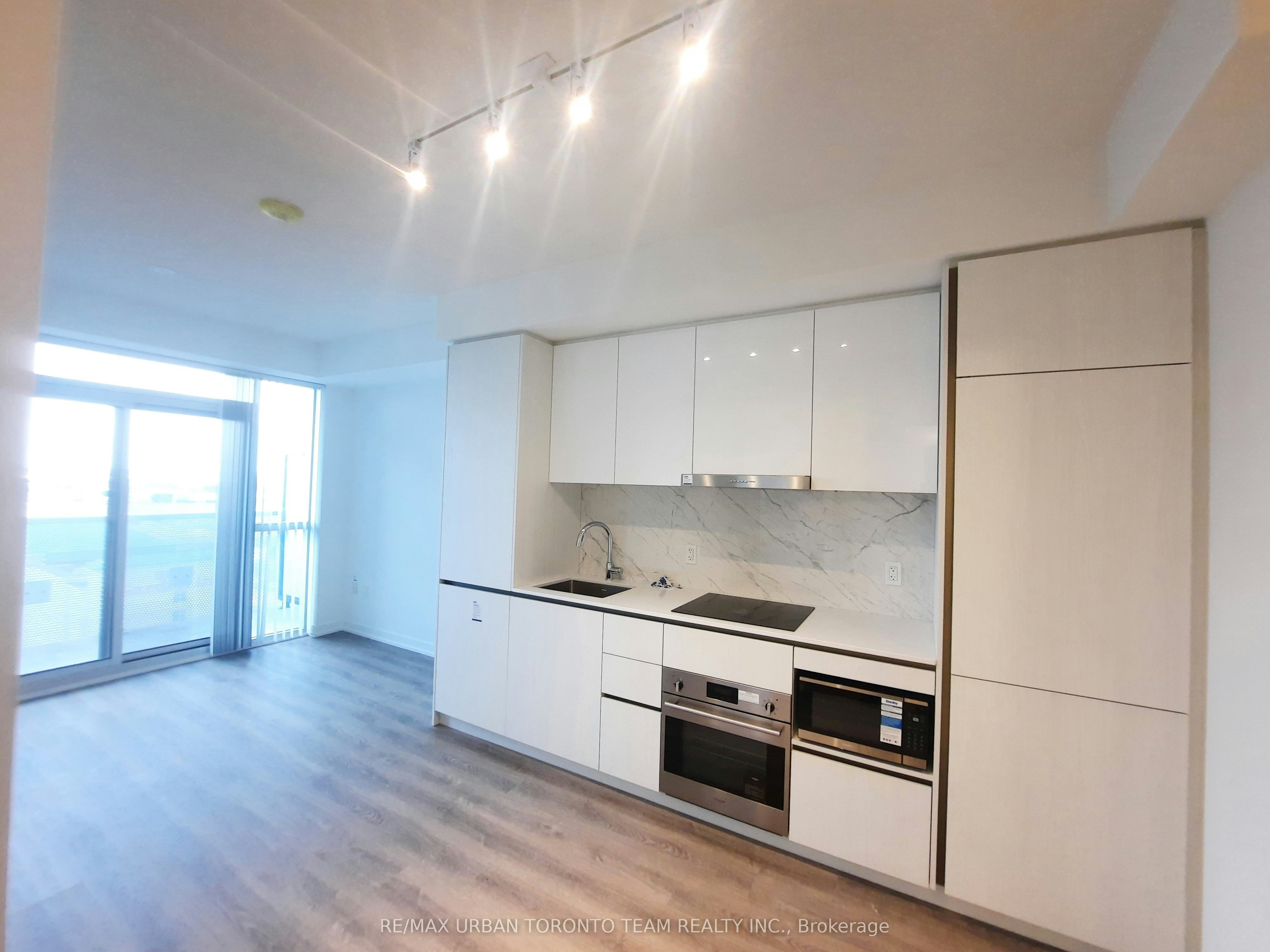 1108-8 Interchange Way, Vaughan, ON, L4K 5Z7 - 3