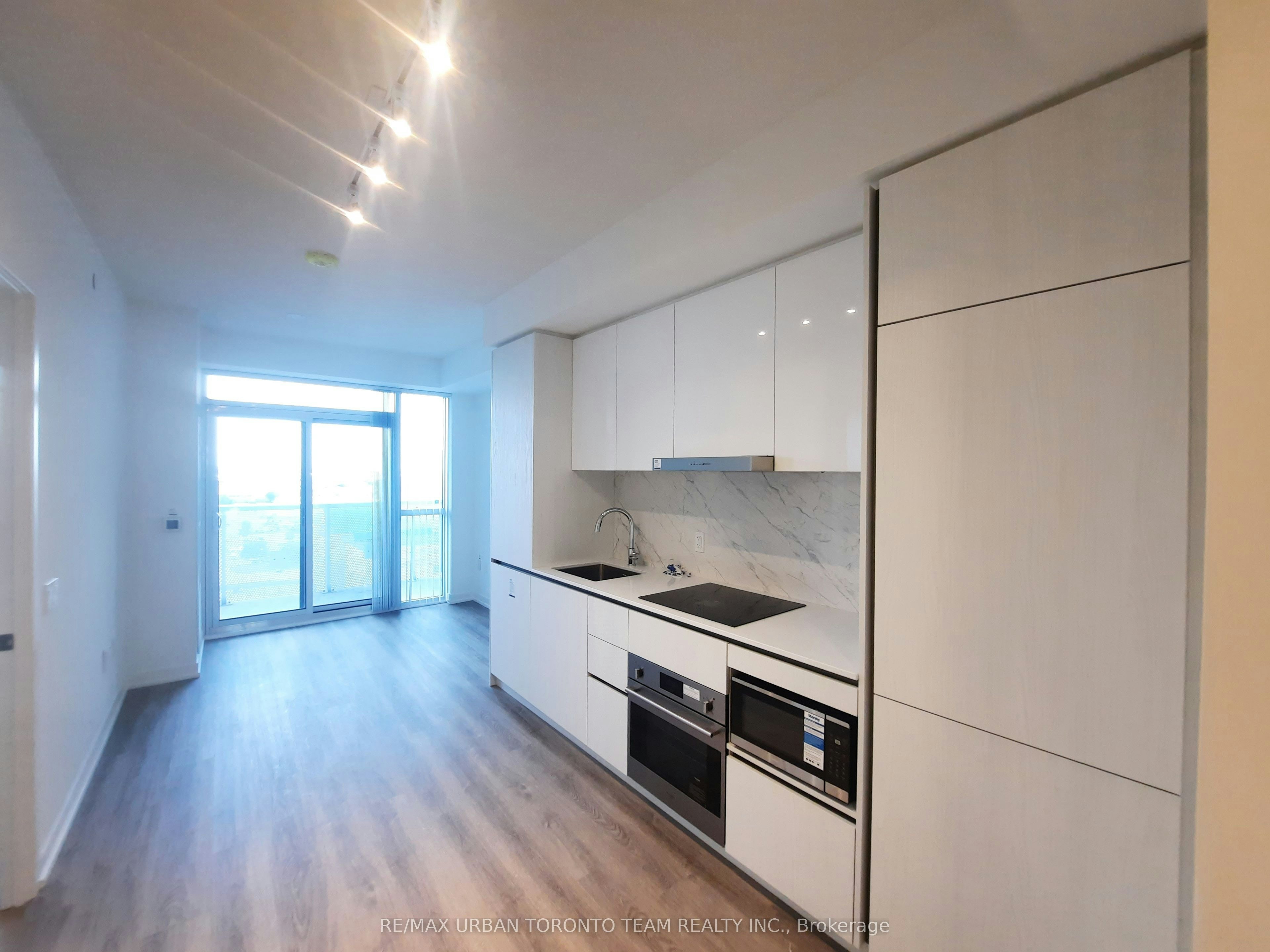 1108-8 Interchange Way, Vaughan, ON, L4K 5Z7 - 2