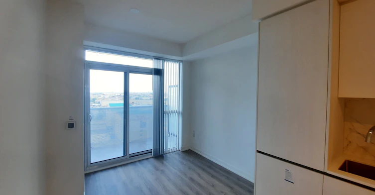1108-8 Interchange Way, Vaughan, ON, L4K 5Z7 - 4