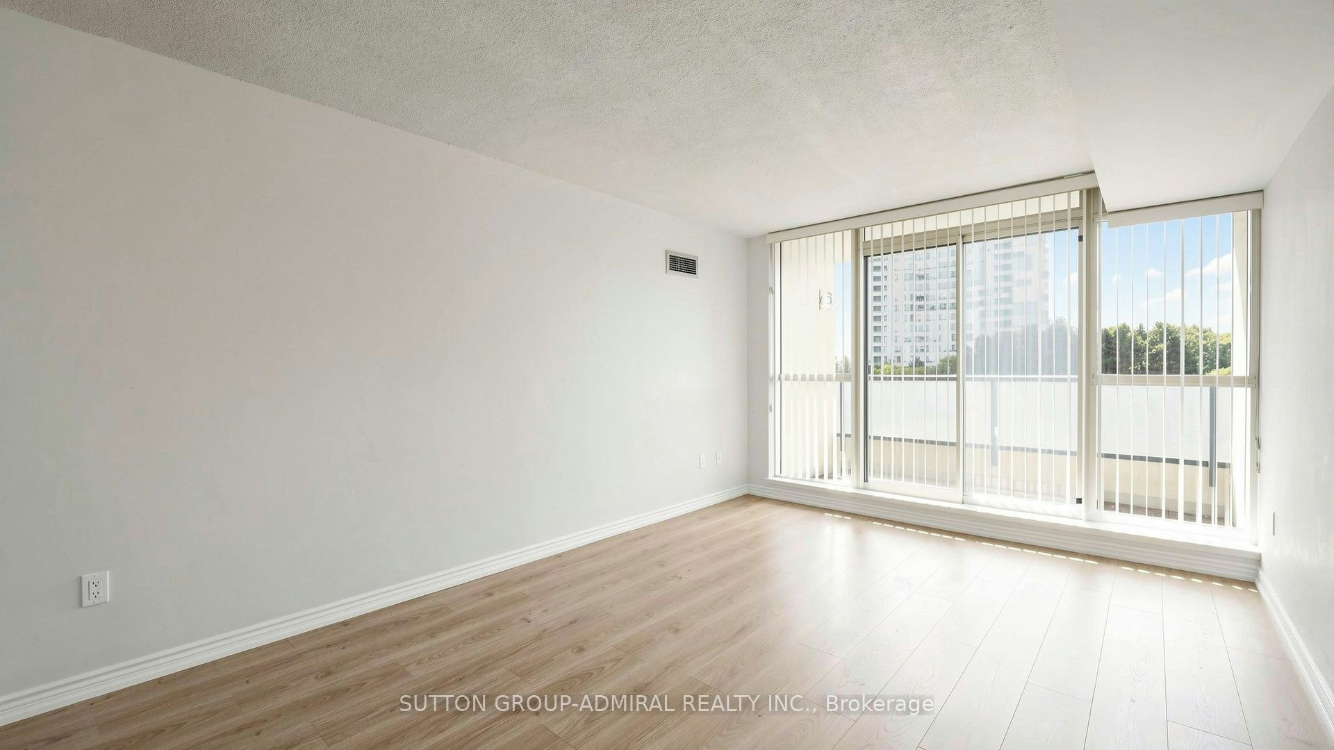 701-1 Clark Avenue W, Vaughan, ON, L4J 7Y6 - 33