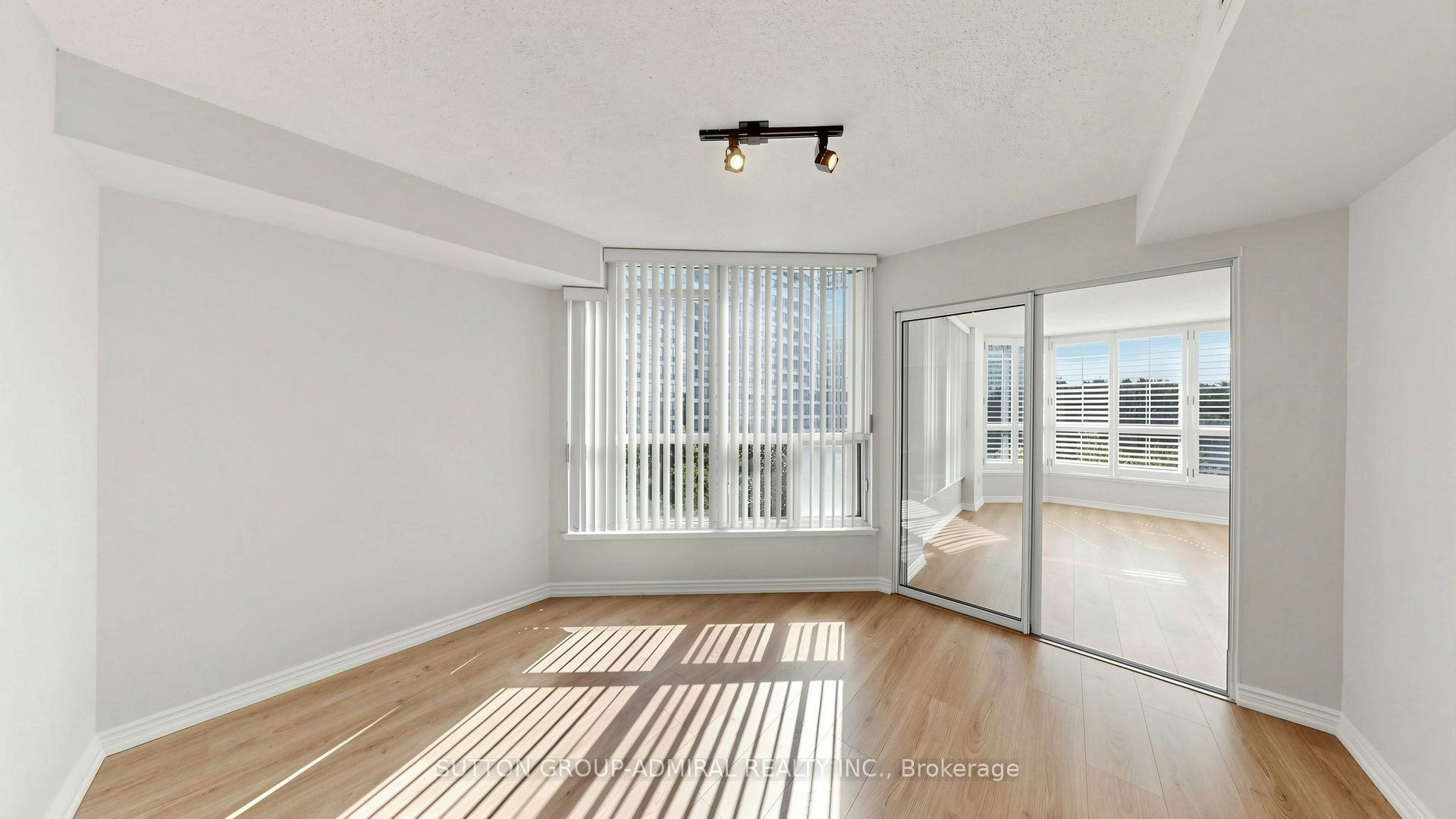 701-1 Clark Avenue W, Vaughan, ON, L4J 7Y6 - 28