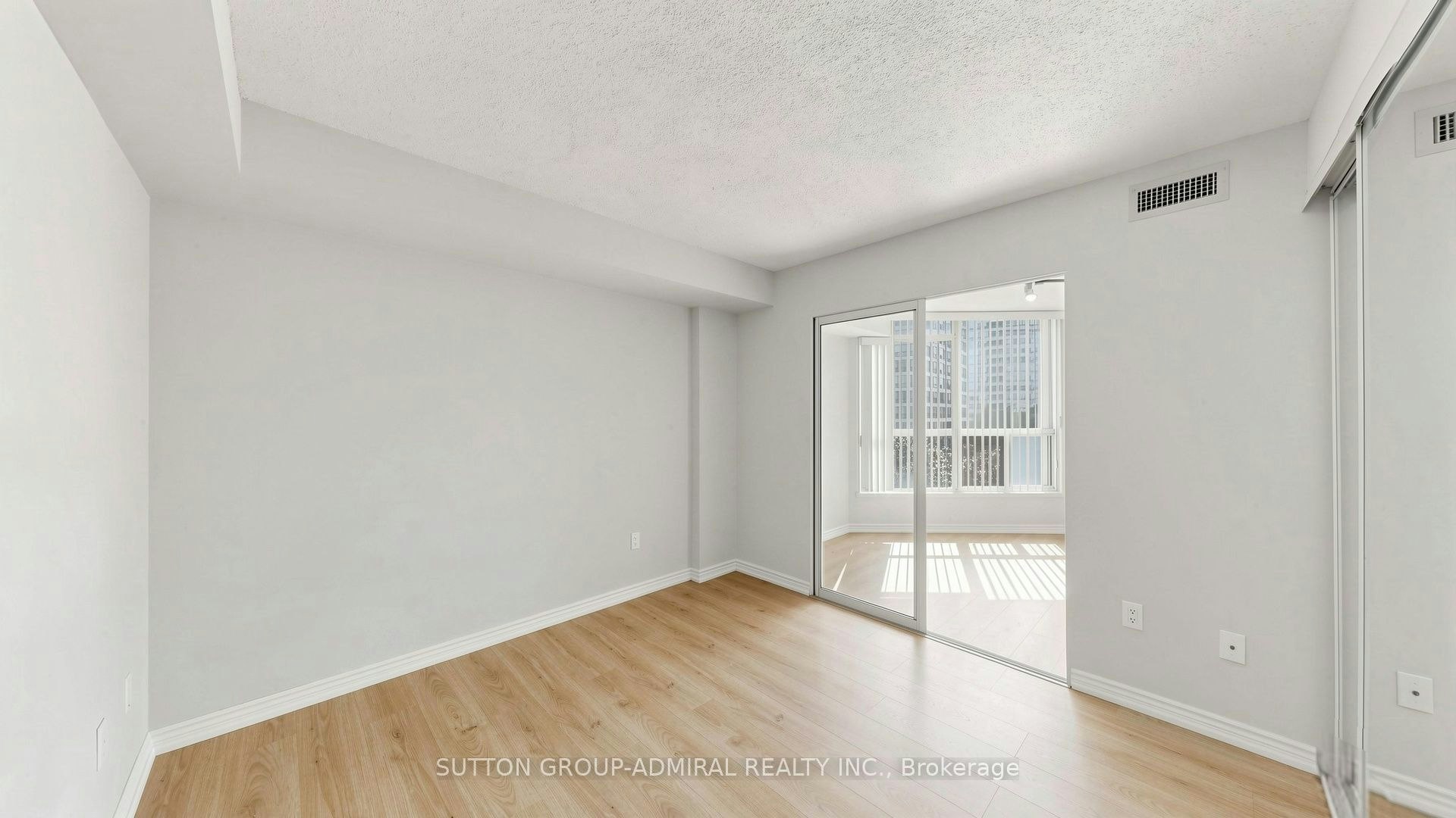 701-1 Clark Avenue W, Vaughan, ON, L4J 7Y6 - 24