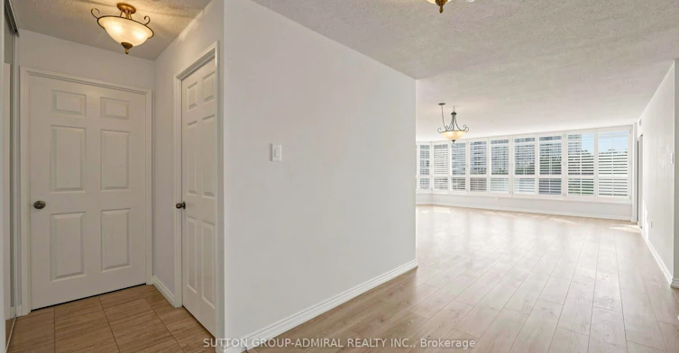 701-1 Clark Avenue W, Vaughan, ON, L4J 7Y6 - 39