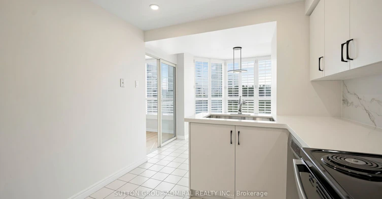 701-1 Clark Avenue W, Vaughan, ON, L4J 7Y6 - 11