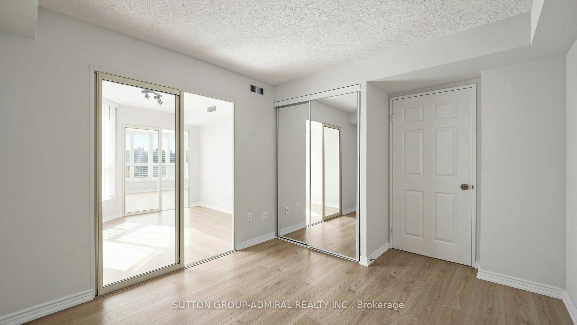 701-1 Clark Avenue W, Vaughan, ON, L4J 7Y6 - 25