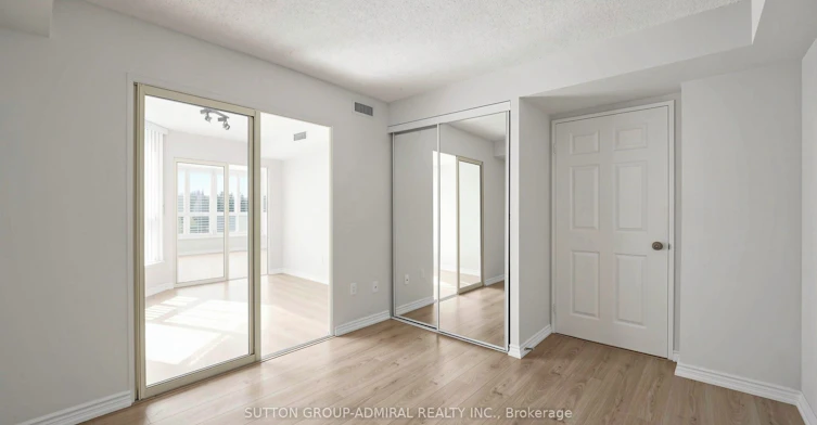 701-1 Clark Avenue W, Vaughan, ON, L4J 7Y6 - 25