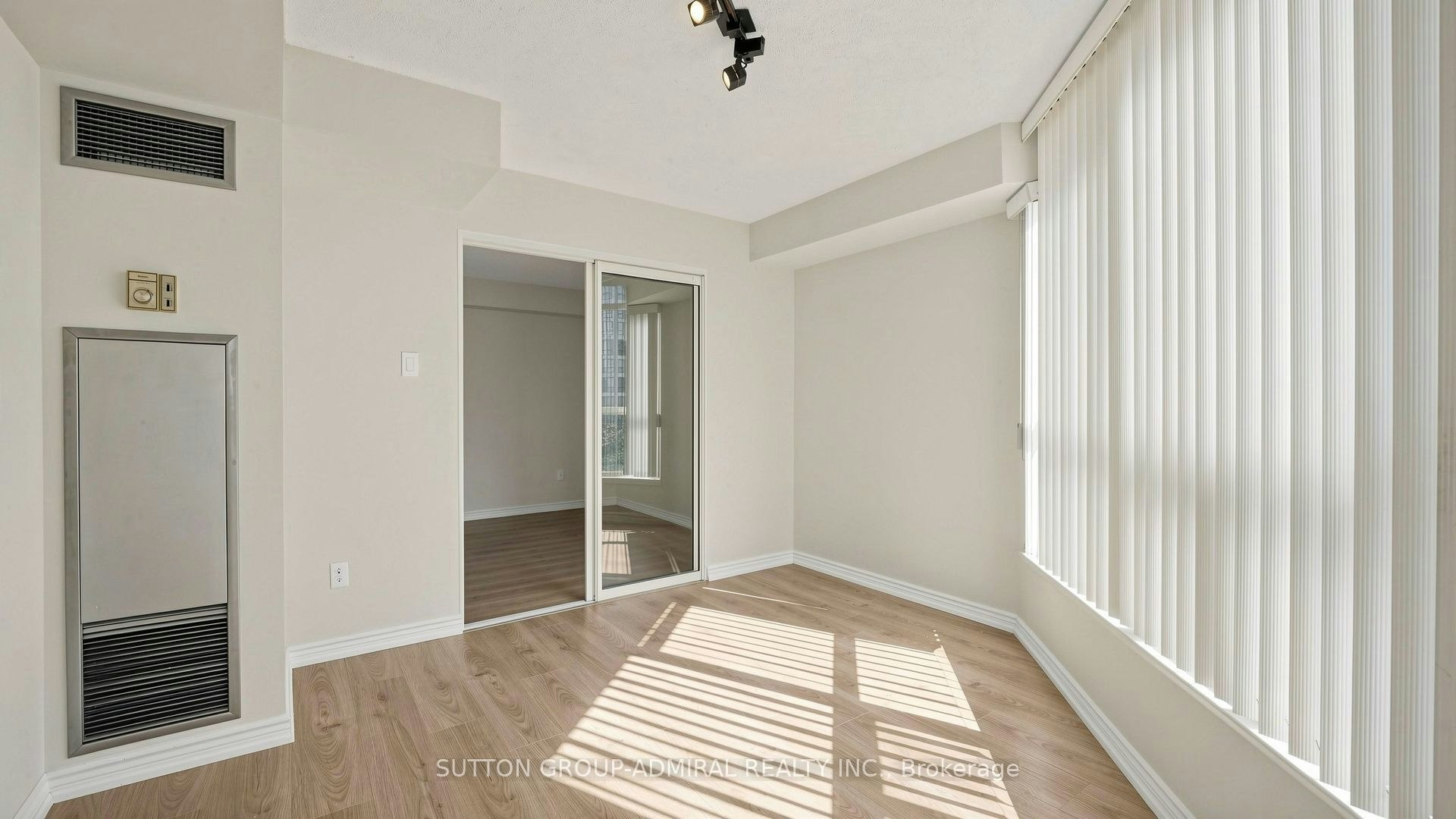 701-1 Clark Avenue W, Vaughan, ON, L4J 7Y6 - 29