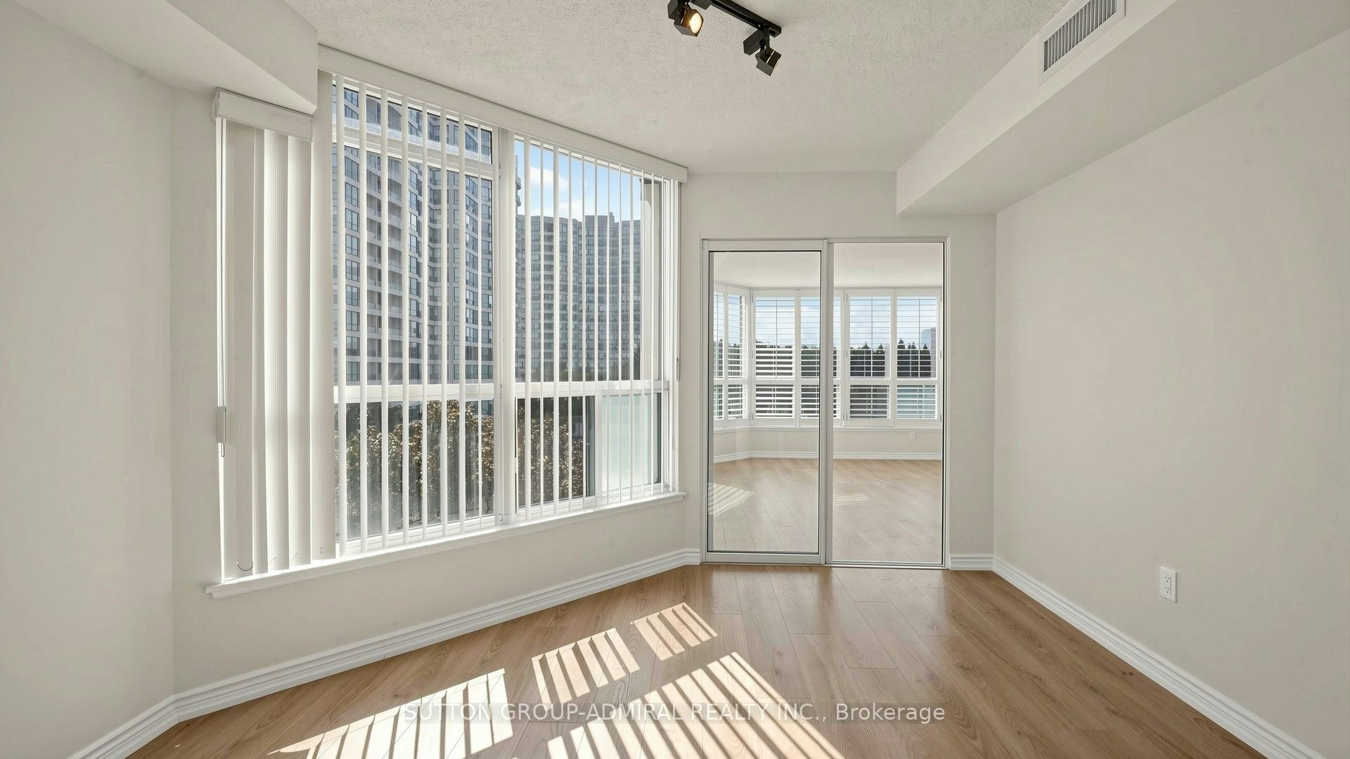 701-1 Clark Avenue W, Vaughan, ON, L4J 7Y6 - 30