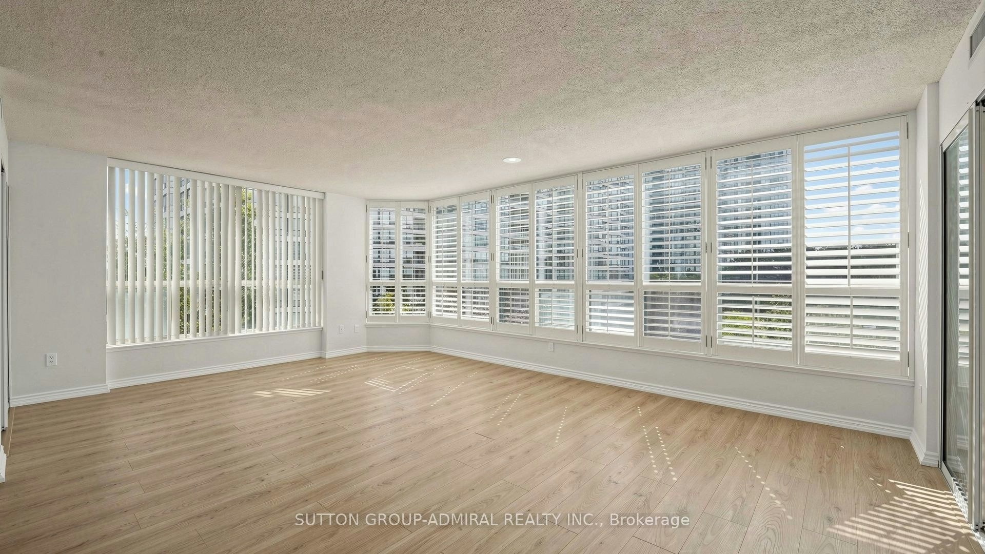 701-1 Clark Avenue W, Vaughan, ON, L4J 7Y6 - 16
