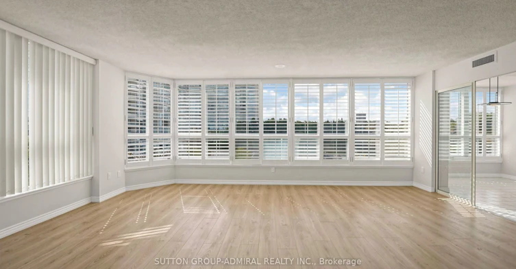 701-1 Clark Avenue W, Vaughan, ON, L4J 7Y6 - 17