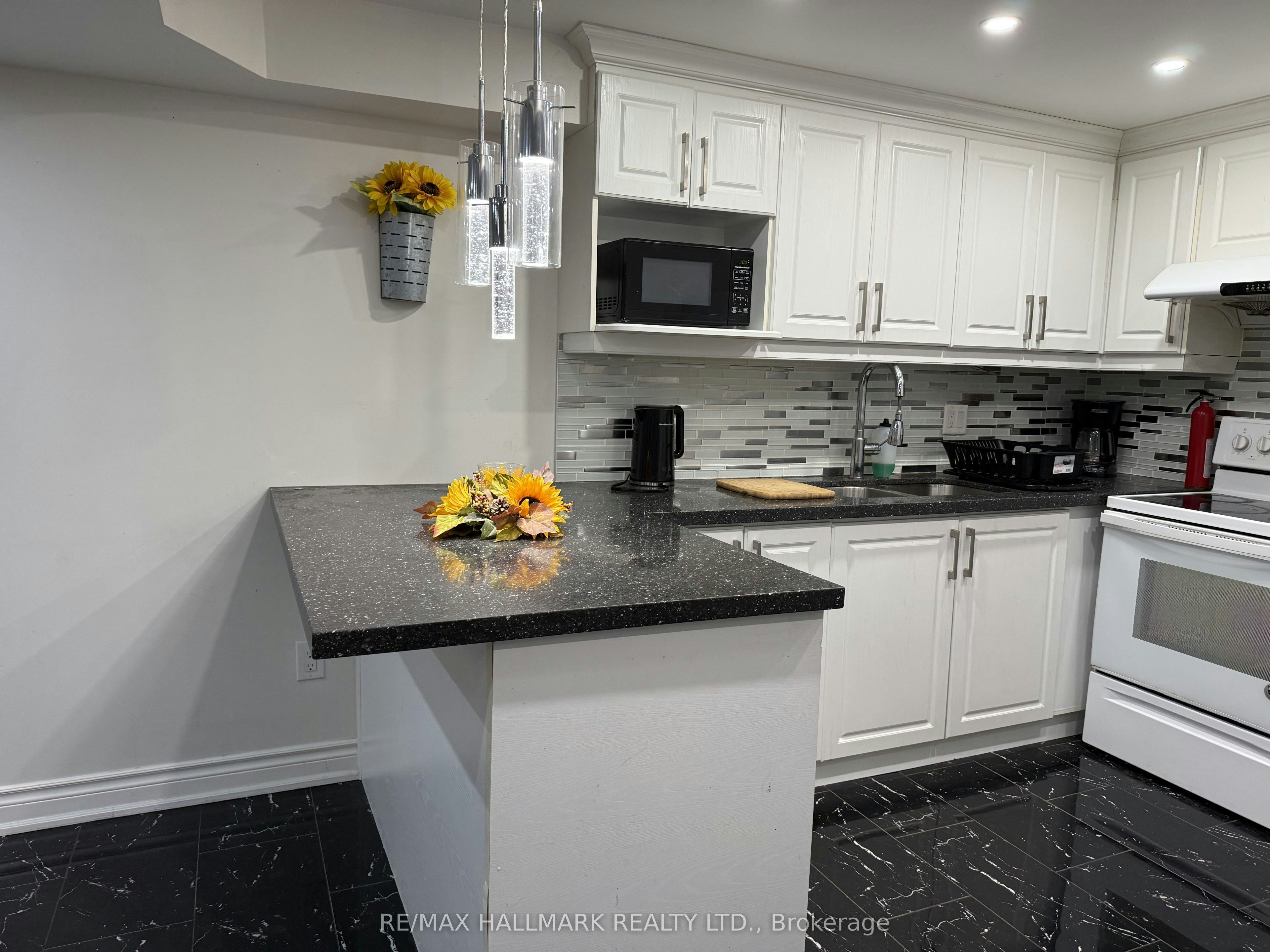 90 Black Maple Crescent, Vaughan, ON, L6A 4G6 4