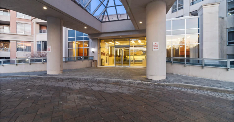 1077-23 Cox Boulevard, Markham, ON, L3R 7Z9 - 4