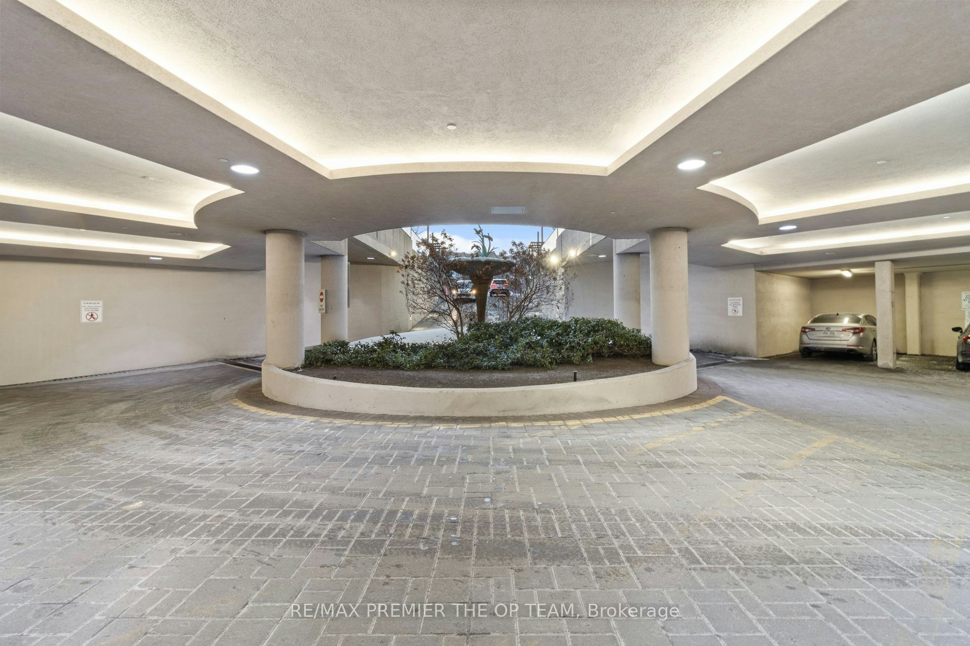 1077-23 Cox Boulevard, Markham, ON, L3R 7Z9 - 3