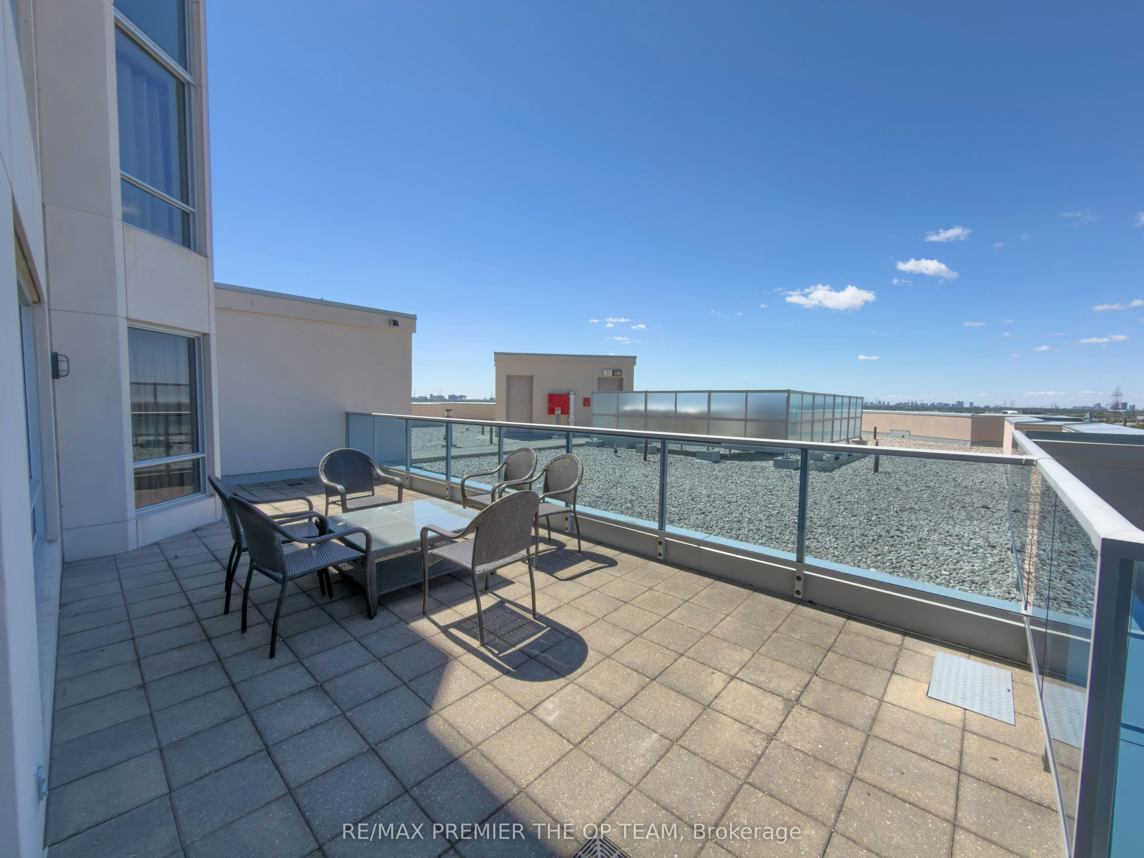 1077-23 Cox Boulevard, Markham, ON, L3R 7Z9 - 46