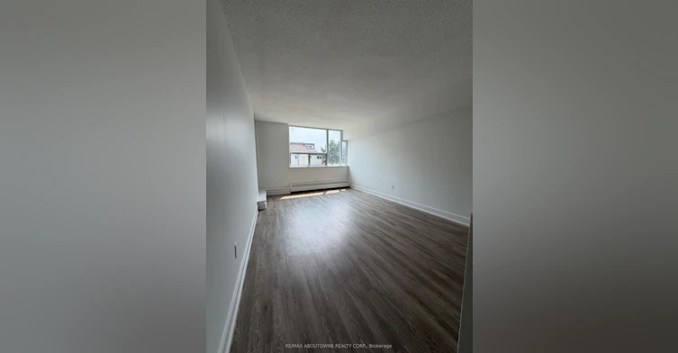 602-145 Wellington Street W, Aurora, ON, L4G 2N9 - 3