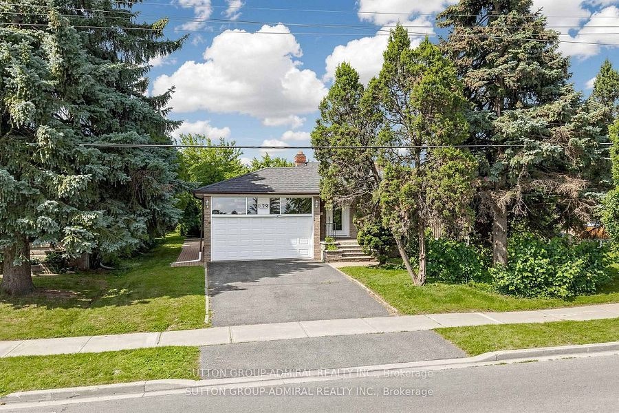 Upper-129 Crestwood Road, Vaughan, ON, L4J 1A7