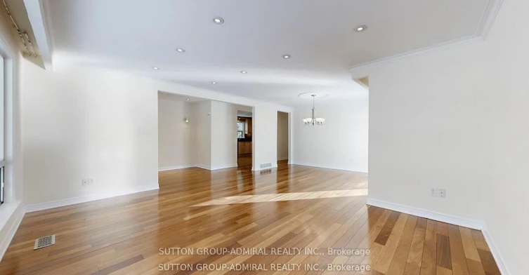 Upper-129 Crestwood Road, Vaughan, ON, L4J 1A7 - 6