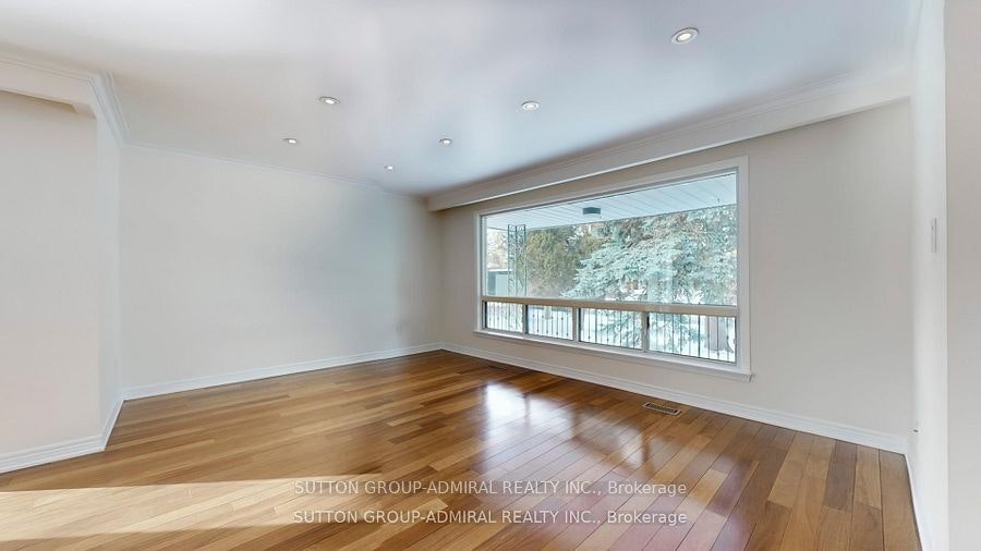 Upper-129 Crestwood Road, Vaughan, ON, L4J 1A7 - 4