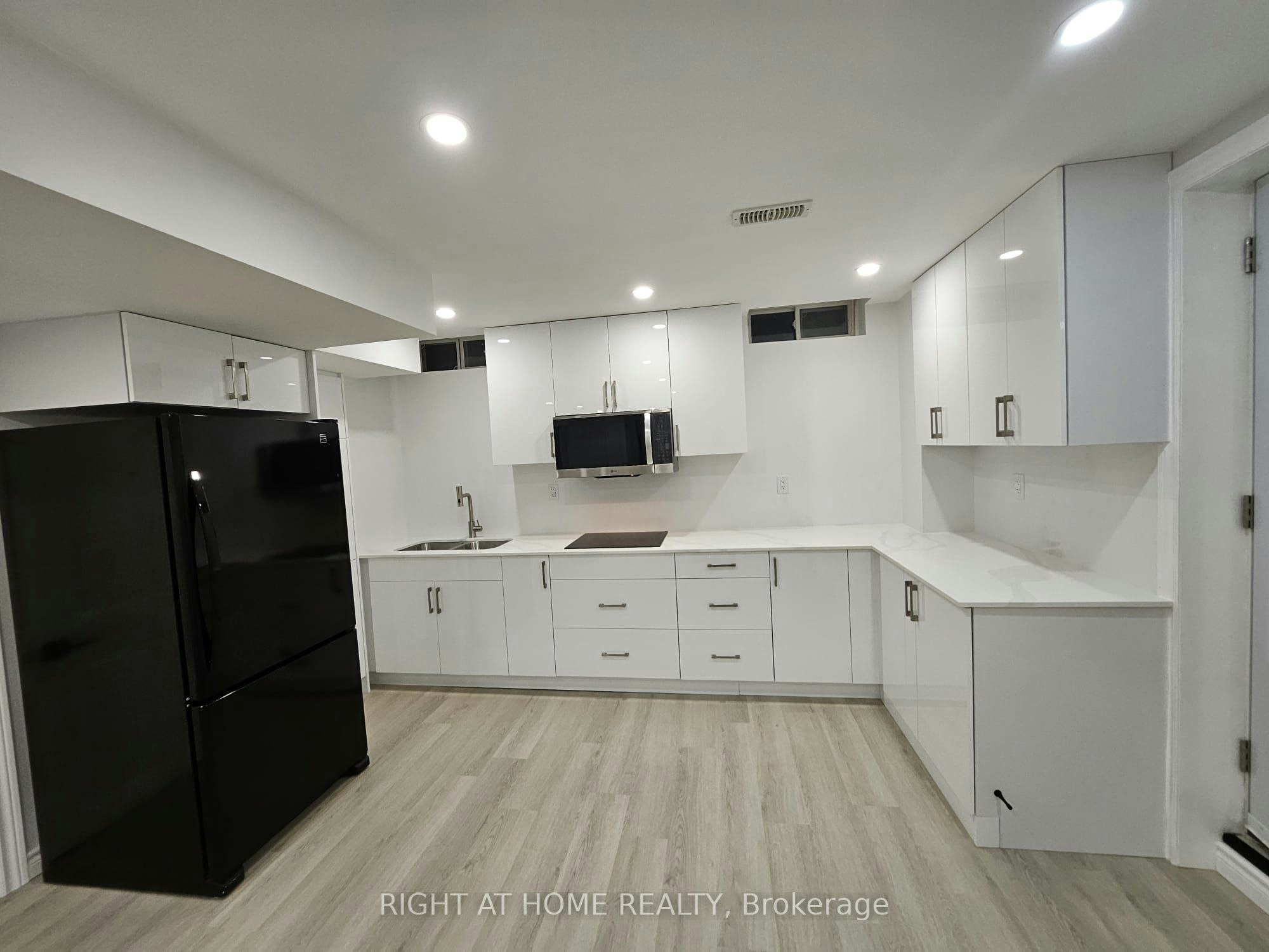 Lower unit-Basement - 83 Acer Crescent, Whitchurch-Stouffville, ON, L4A 0S2 - 4