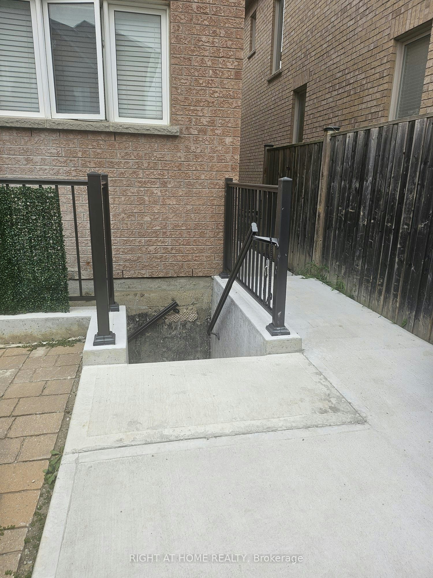 Lower unit-Basement - 83 Acer Crescent, Whitchurch-Stouffville, ON, L4A 0S2 - 3