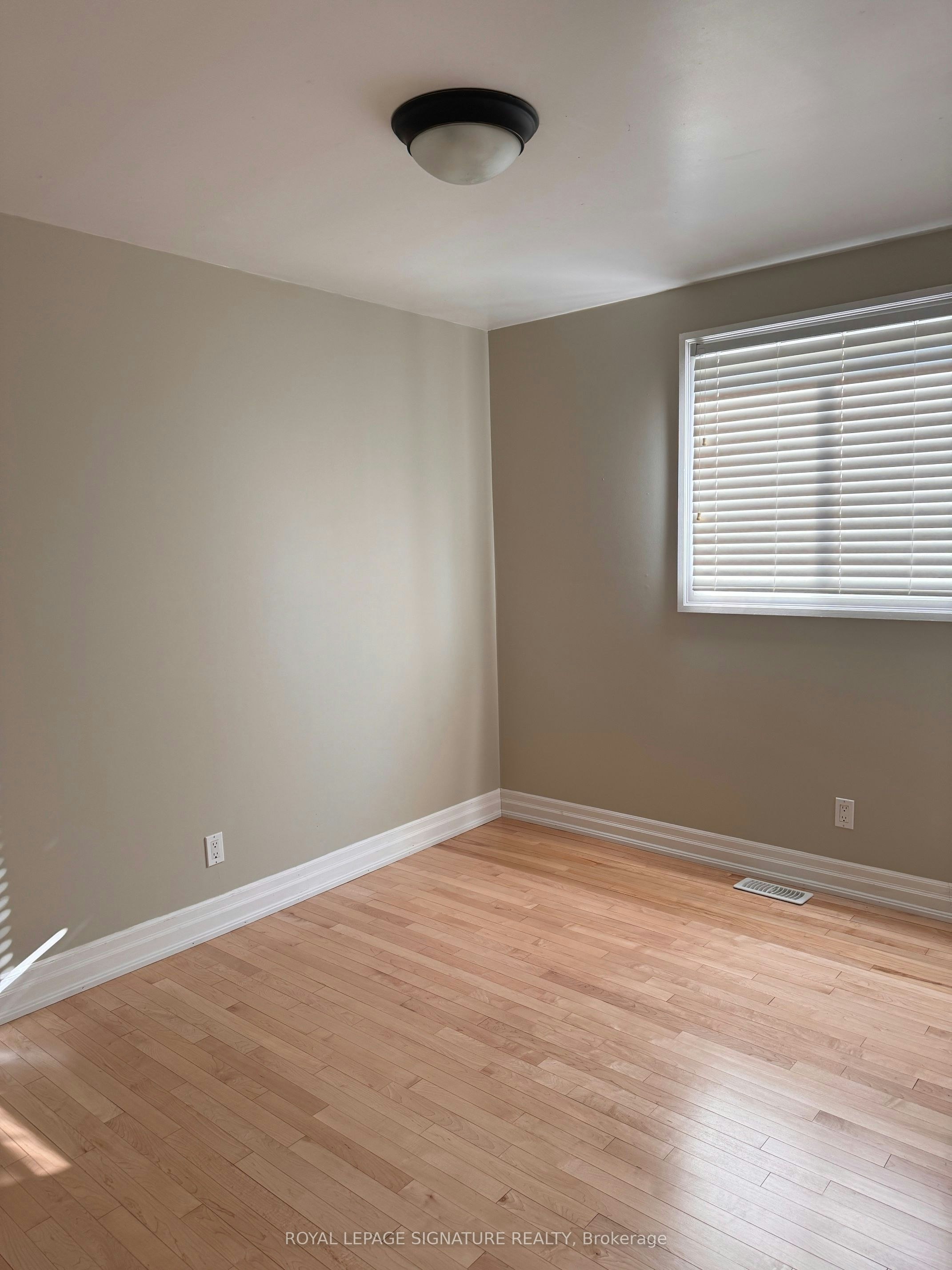 37 Ondrey Street, Bradford West Gwillimbury, ON, L3Z 2W9 - 6