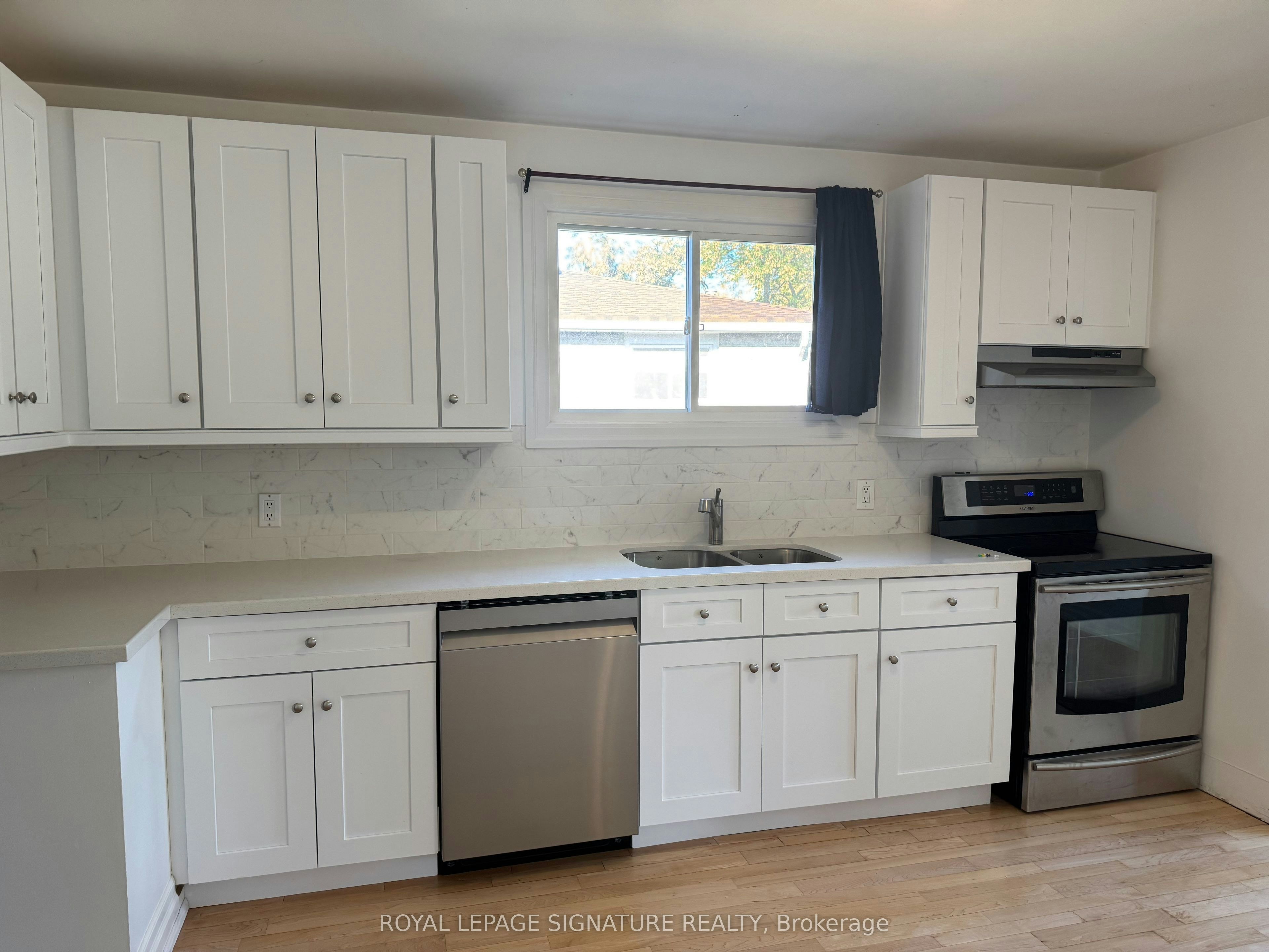 37 Ondrey Street, Bradford West Gwillimbury, ON, L3Z 2W9 - 3