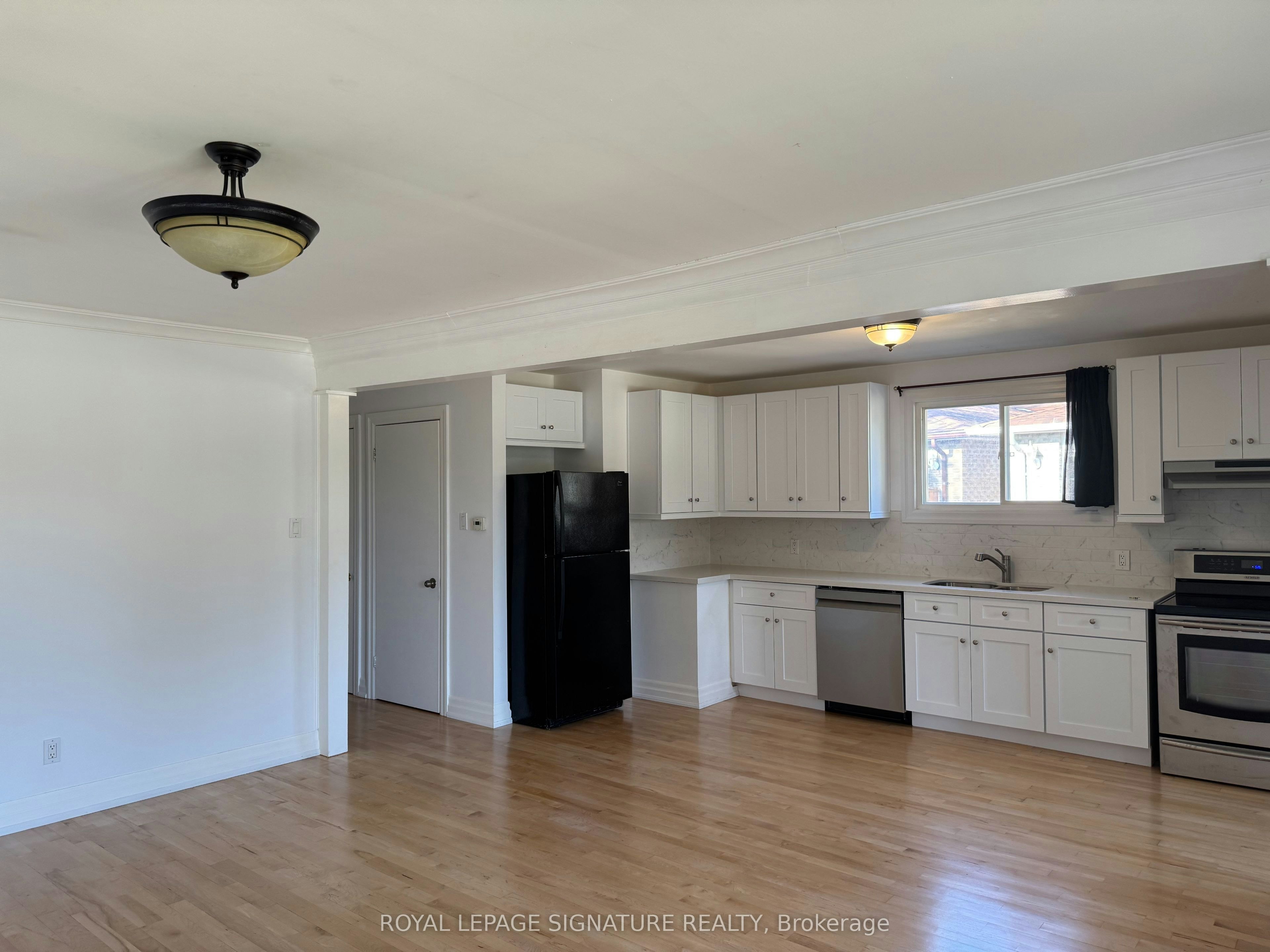 37 Ondrey Street, Bradford West Gwillimbury, ON, L3Z 2W9 - 4