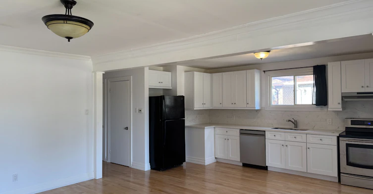 37 Ondrey Street, Bradford West Gwillimbury, ON, L3Z 2W9 - 4