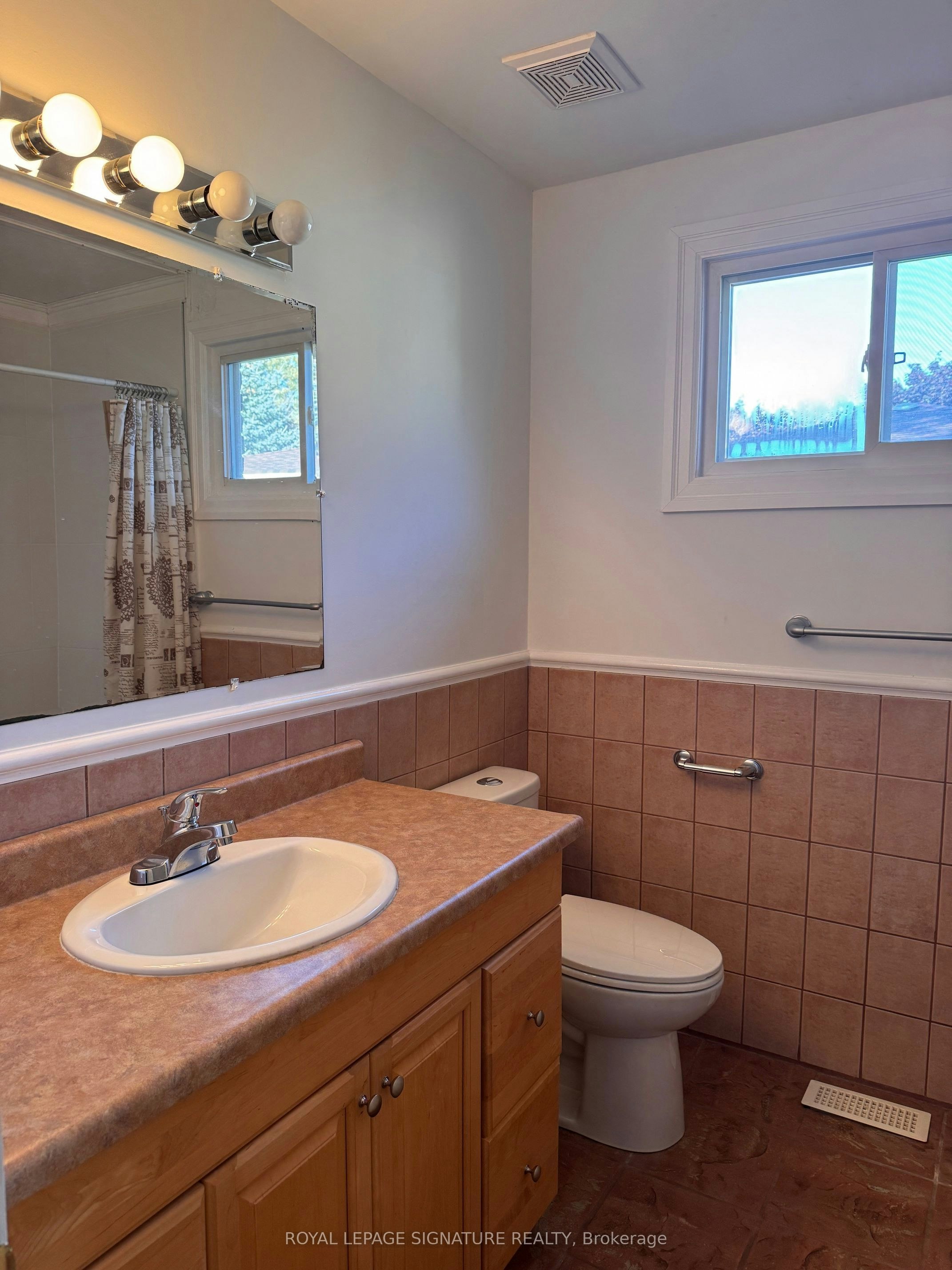 37 Ondrey Street, Bradford West Gwillimbury, ON, L3Z 2W9 - 7