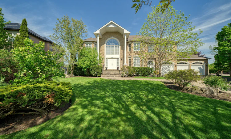 15 Upper Ridge Court