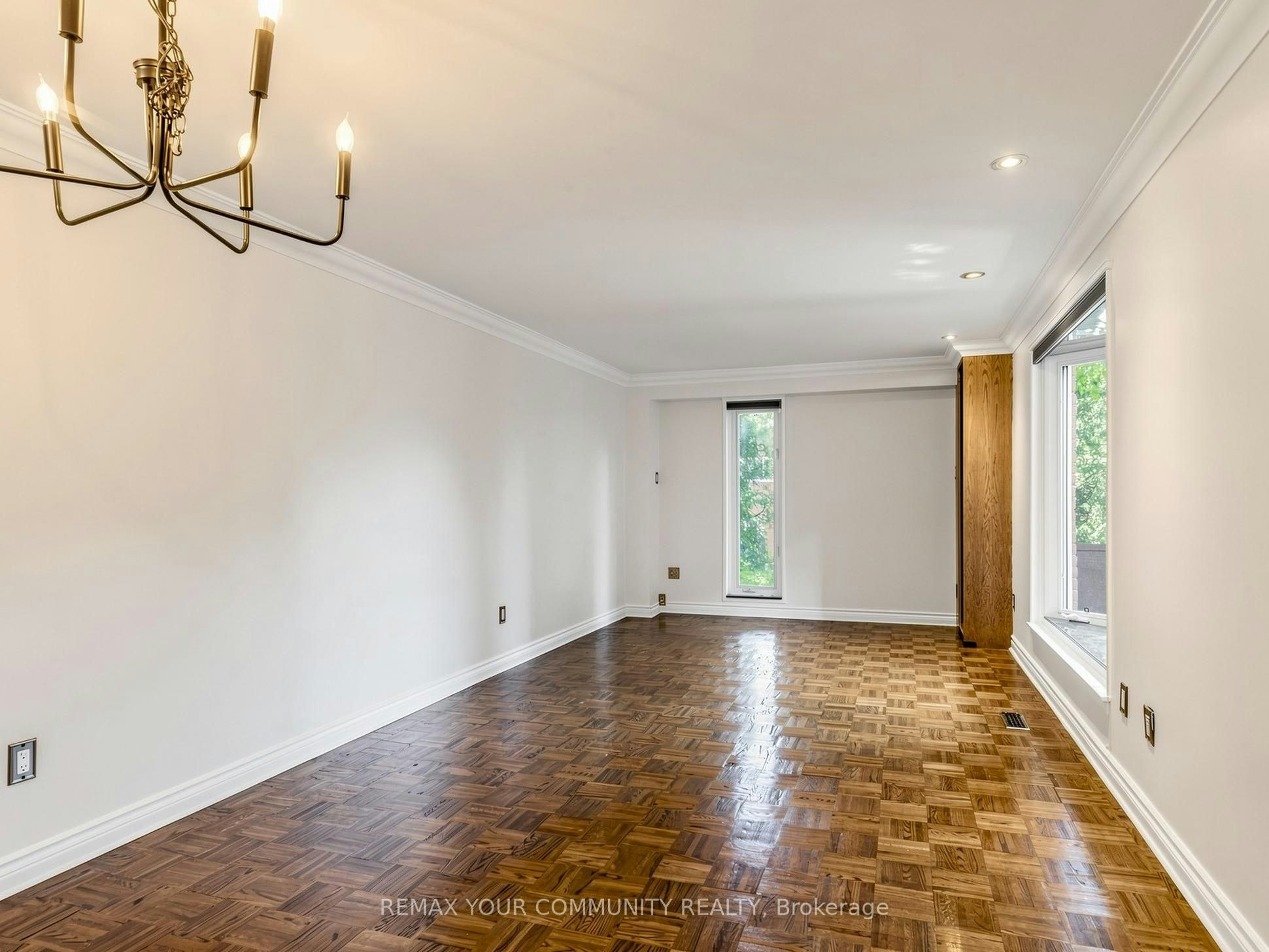 75 St. Andrews Court, Aurora, ON, L4G 3B2 - 4