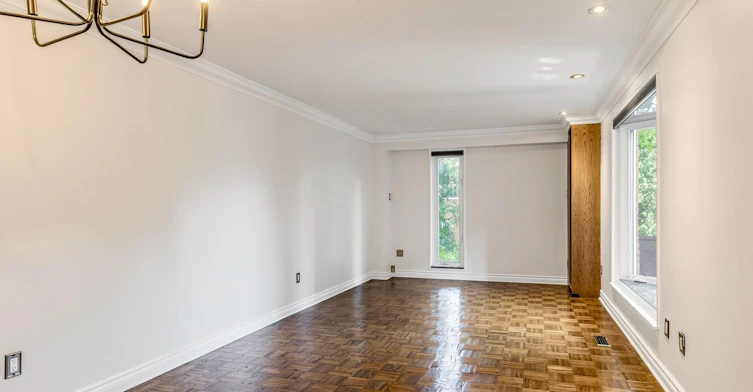 75 St. Andrews Court, Aurora, ON, L4G 3B2 - 4