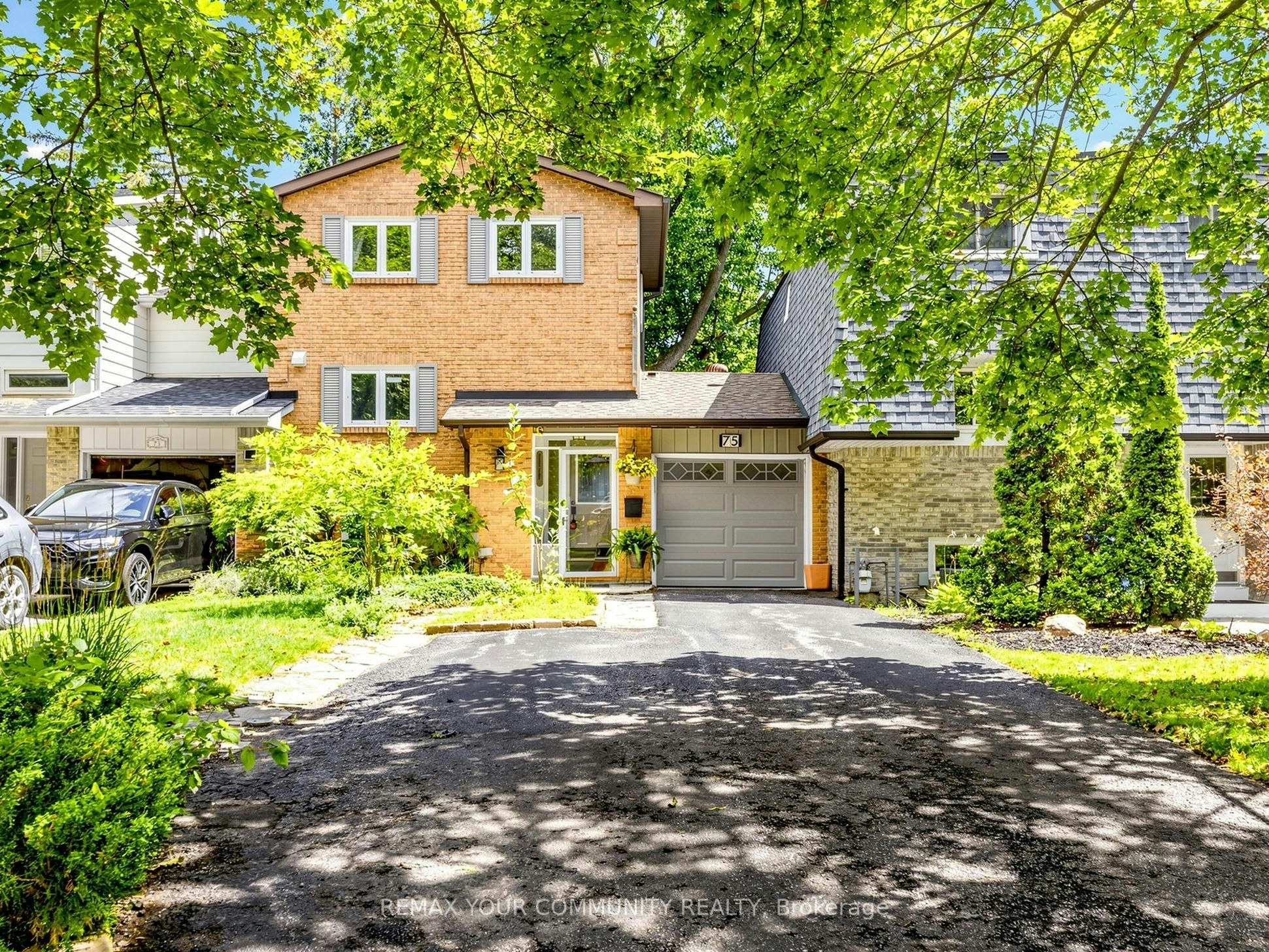 75 St. Andrews Court, Aurora, ON, L4G 3B2 - 2