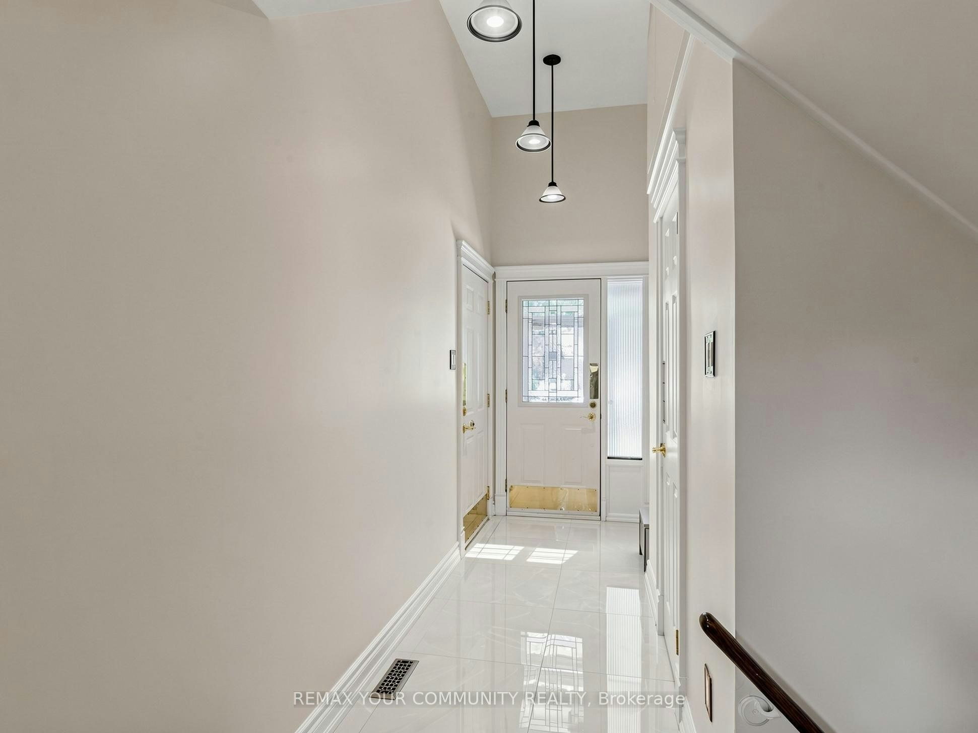 75 St. Andrews Court, Aurora, ON, L4G 3B2 - 16