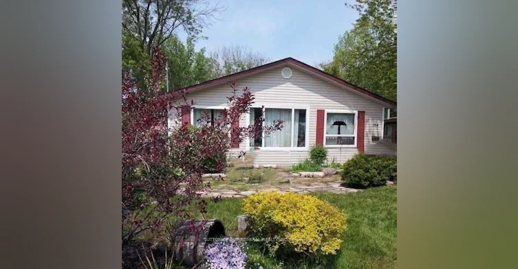284 Kenwood Avenue, Georgina, ON, L4P 2X5