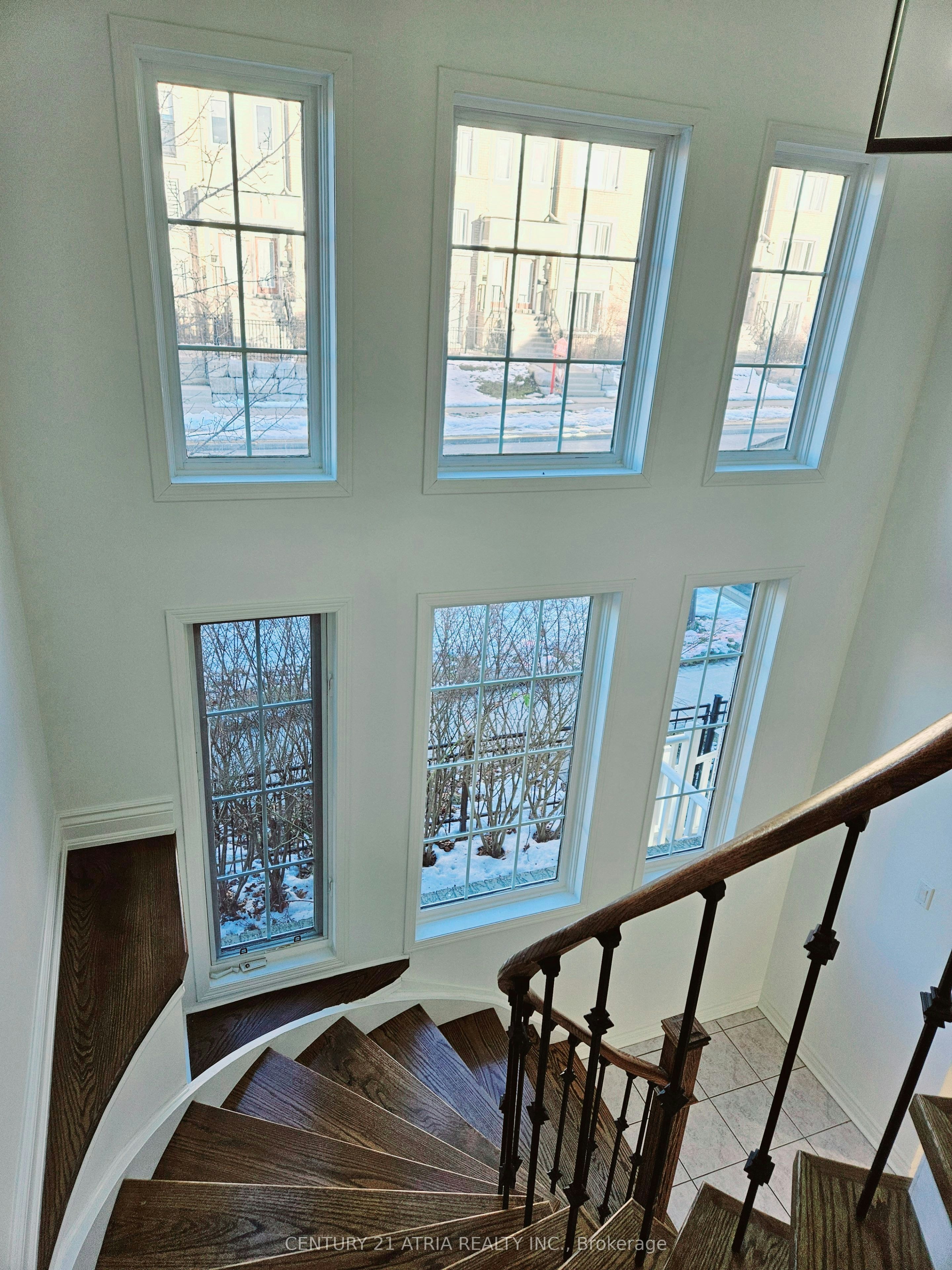 266 John West Way, Aurora, ON, L4G 7J3 - 6