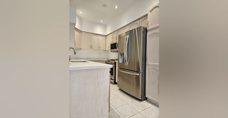 266 John West Way, Aurora, ON, L4G 7J3 - 2