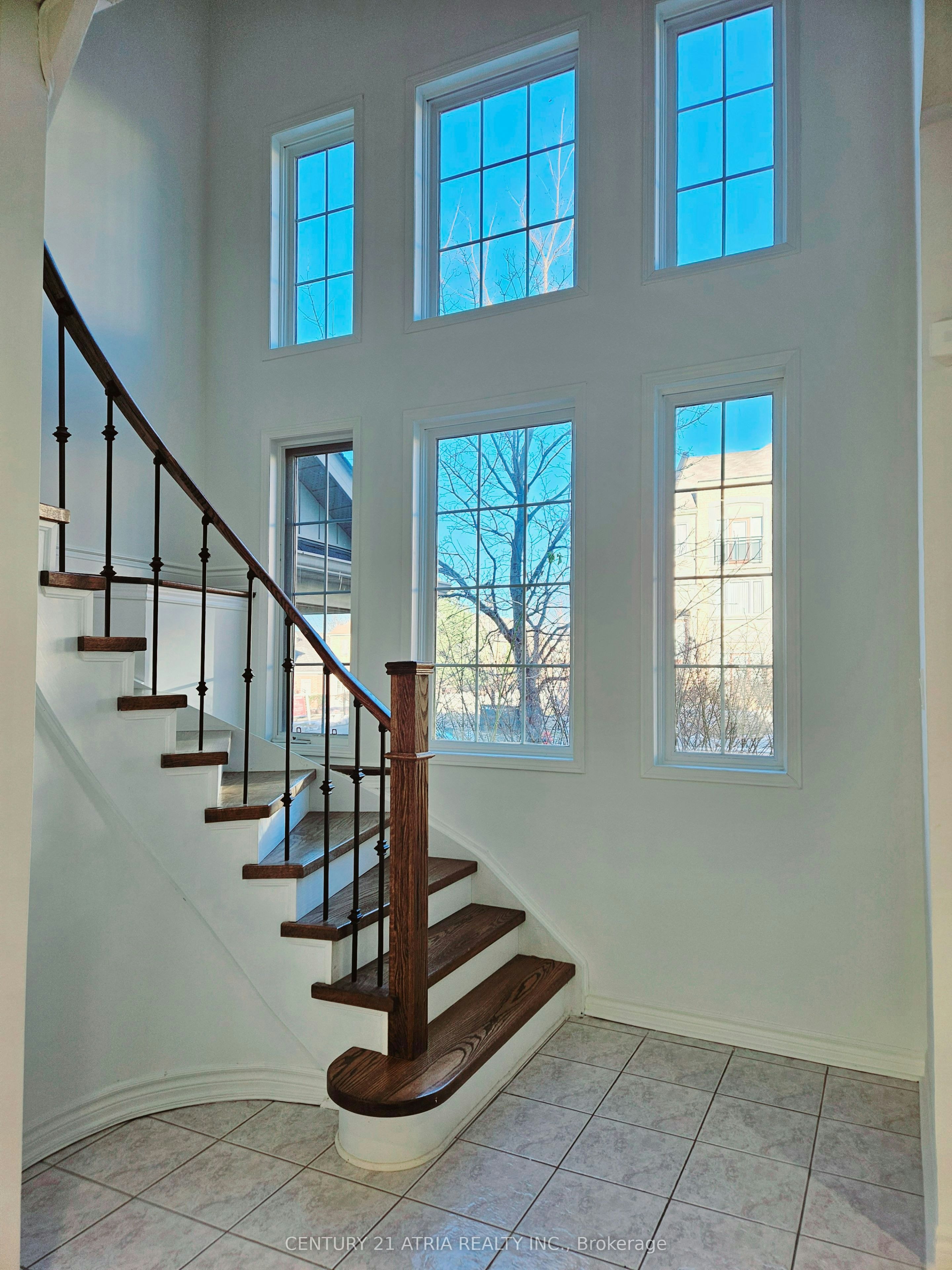 266 John West Way, Aurora, ON, L4G 7J3 - 5