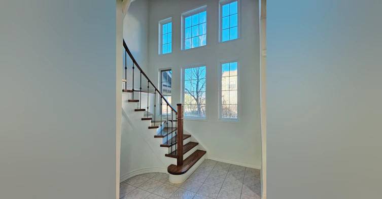 266 John West Way, Aurora, ON, L4G 7J3 - 5