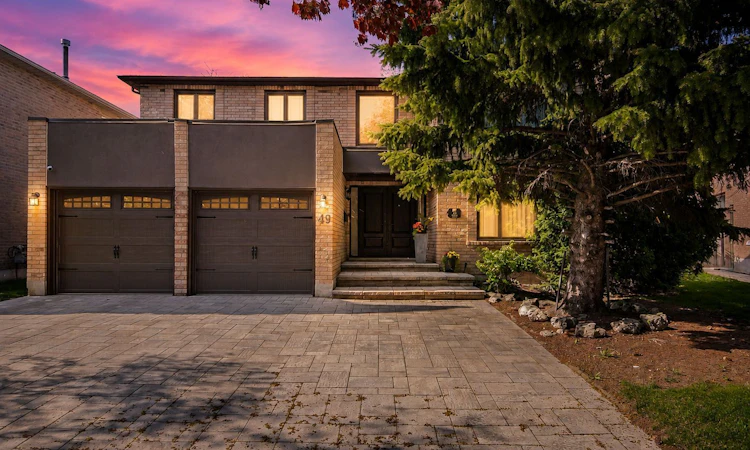49 Miriam Crescent