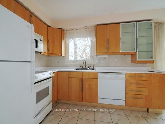 56 Riviera Drive, Vaughan, ON, L4K 2J1 - 4